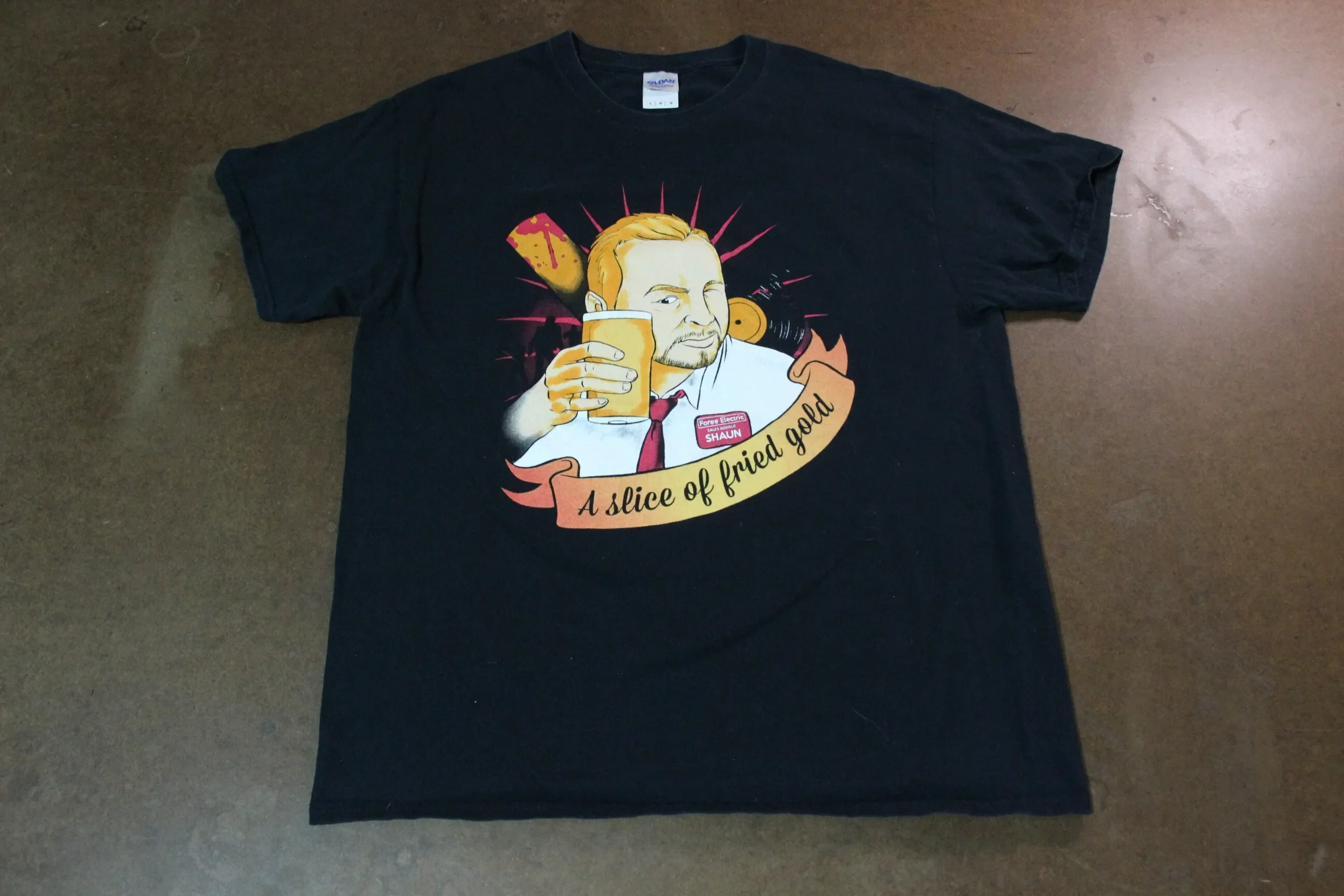 Vintage Shaun of the Dead Tee / Zombie Horror Movie T Shirt / 00s Promo Graphic Shirt
Vintage Shaun of the Dead Tee / Zombie Horror Movie T Shirt / 00s Promo Graphic Shirt