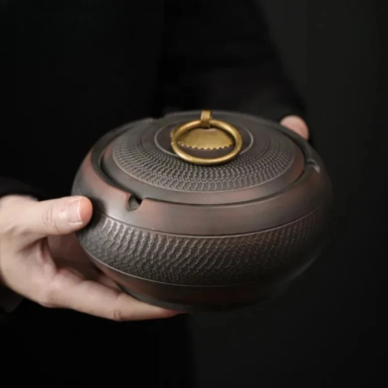Qingxi Purple Pottery Anti Fly Ashtray Elegant Pocket Tobacco Shop Ash Tray Household Weed Smoking For Tea Decoration Supplies
Qingxi Purple Pottery Anti Fly Ashtray Elegant Pocket Tobacco Shop Ash Tray Household Weed Smoking For Tea Decoration Supplies