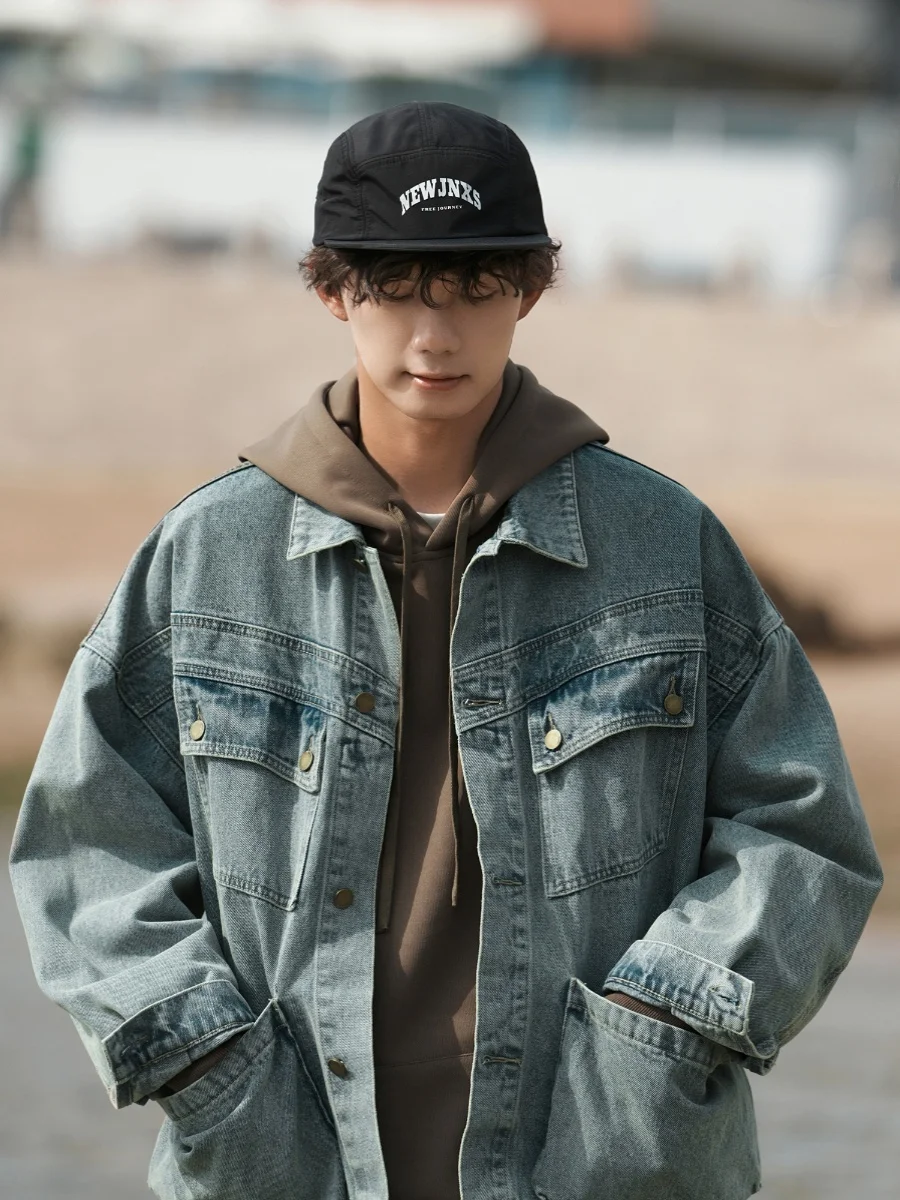 Ретро-джинсовая куртка в американском стиле для мужчин, свободная рабочая одежда, осенняя модная молодежная верхняя одежда Haome, с длинными рукавами, на пуговицах
Ретро-джинсовая куртка в американском стиле для мужчин, свободная рабочая одежда, осенняя модная молодежная верхняя одежда Haome, с длинными рукавами, на пуговицах