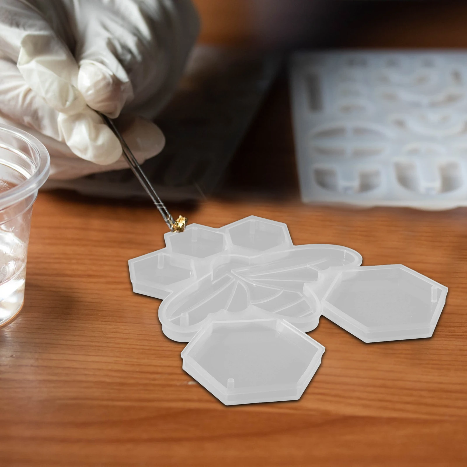 Moon Bee Pendant Mold Silicone Resin Craft Supplies Flexible DIY Epoxy Jewelry Accessories Decorative Wall Art Home Wind Chime
Moon Bee Pendant Mold Silicone Resin Craft Supplies Flexible DIY Epoxy Jewelry Accessories Decorative Wall Art Home Wind Chime