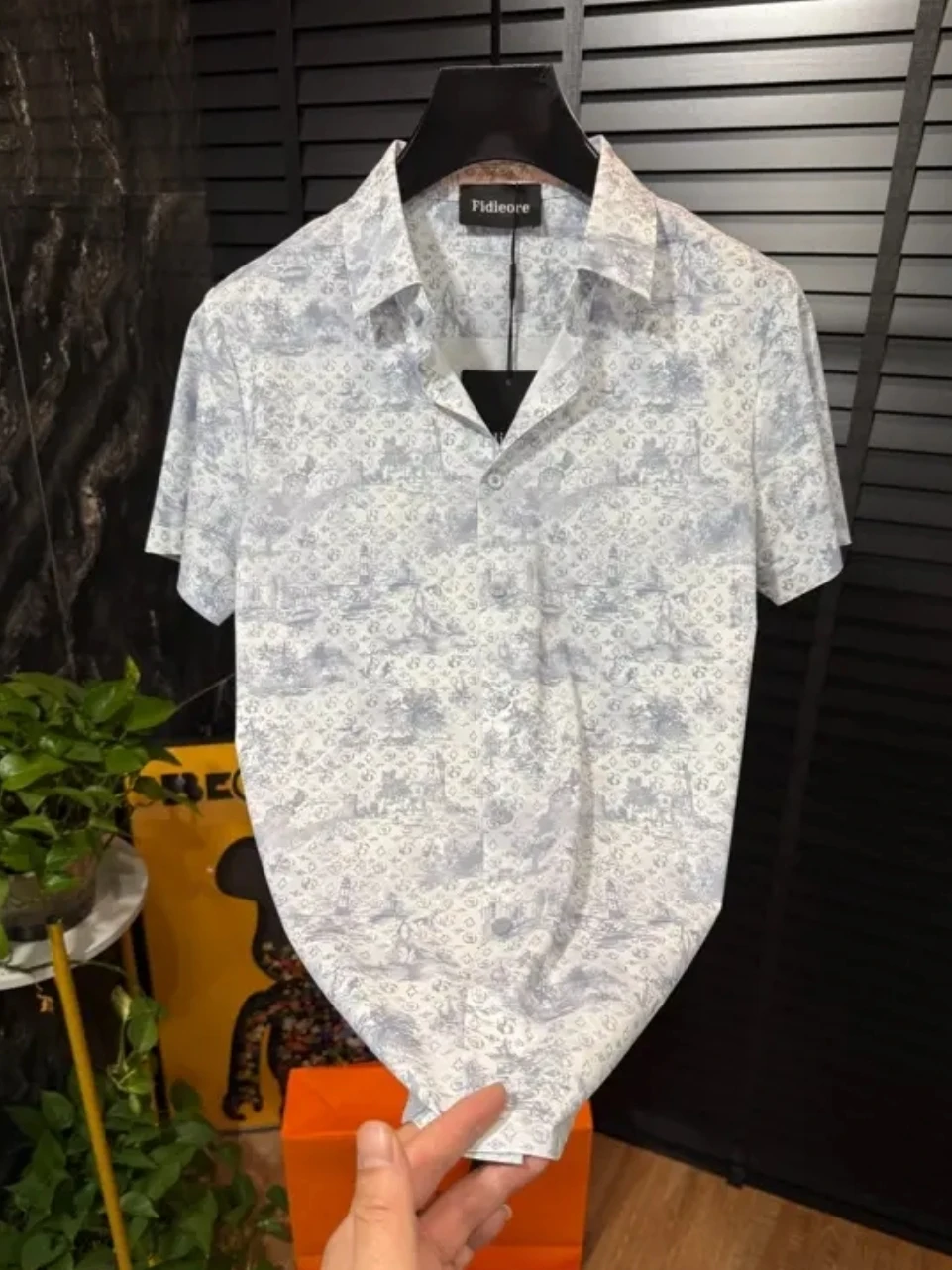 Мужская рубашка Slim Fit с коротким рукавом, летняя новинка, модная серия River Star, с отложным воротником, стильная, универсальная, молодежная.
Мужская рубашка Slim Fit с коротким рукавом, летняя новинка, модная серия River Star, с отложным воротником, стильная, универсальная, молодежная.