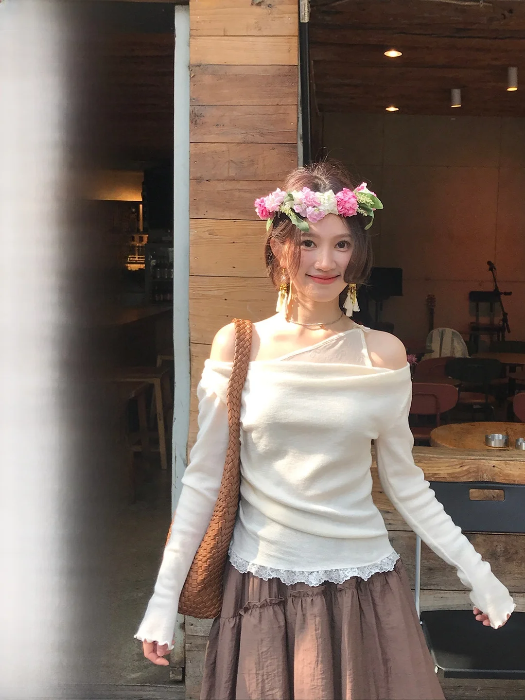 Artistic Sle Long Sve Knot Neline Fake Two-Piece Knitted Top for Young Women Soft Polyester Blend Regular Fit
Artistic Sle Long Sve Knot Neline Fake Two-Piece Knitted Top for Young Women Soft Polyester Blend Regular Fit