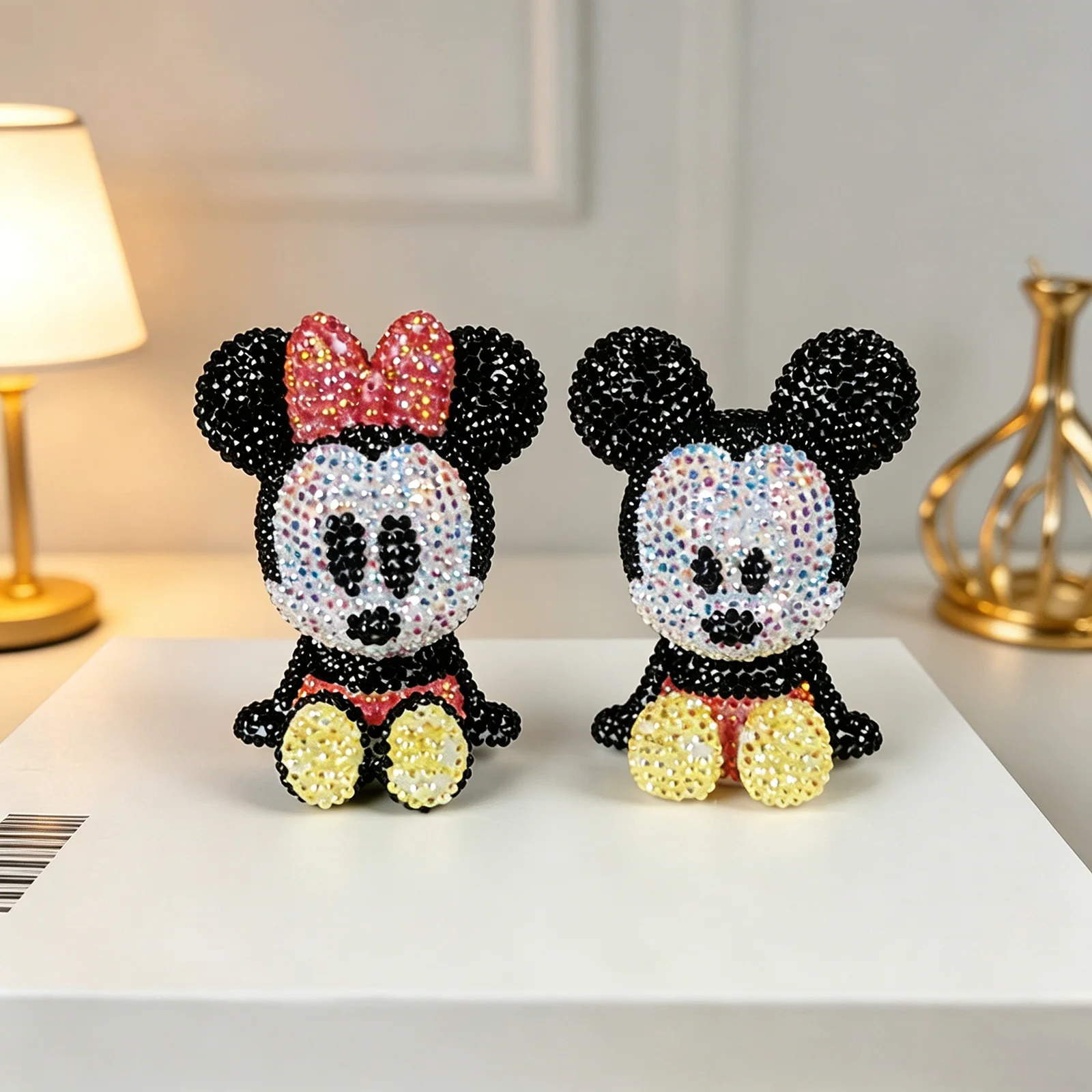DIY Rhinestone Mickey Minnie Piggy Bank Set, Handmade Diamond Sticker Figurine, Kawaii Desktop Ornament Couple Gift Home Decor
DIY Rhinestone Mickey Minnie Piggy Bank Set, Handmade Diamond Sticker Figurine, Kawaii Desktop Ornament Couple Gift Home Decor