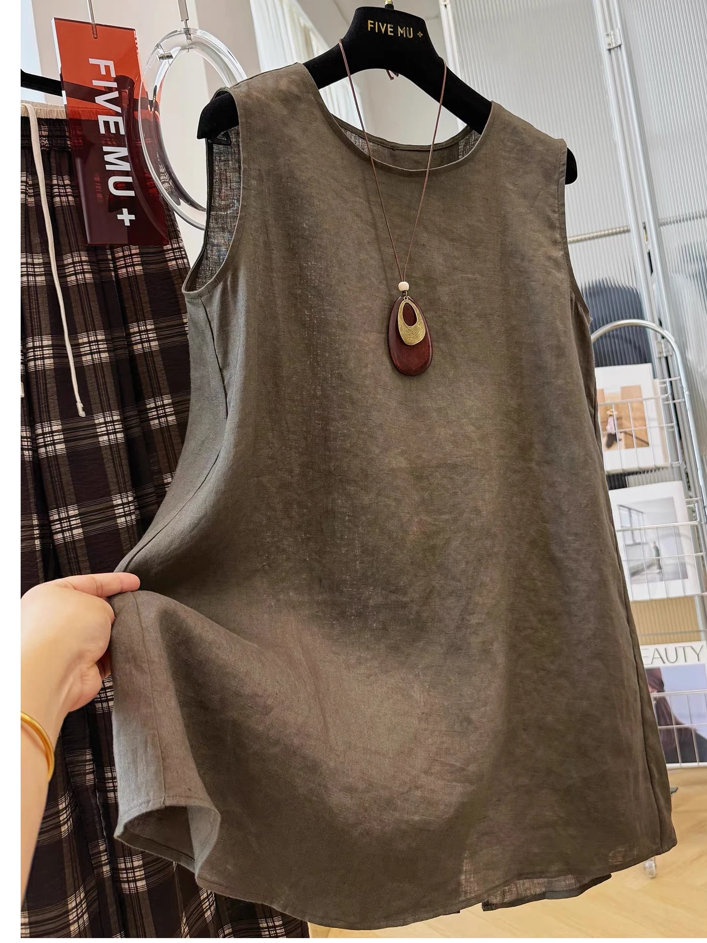 plus Size Retro Hong Kong Style Sleeveless Dress Women's Summer Thin Casual Open Cardigan Vest Short Skirt Breathable Skin-Fr...
plus Size Retro Hong Kong Style Sleeveless Dress Women's Summer Thin Casual Open Cardigan Vest Short Skirt Breathable Skin-Fr...