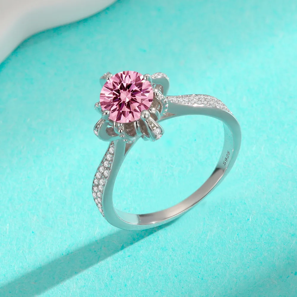 Кольцо S925 с муассанитом цвета бриллианта, легкое и роскошное, универсальное, в форме цветка
Кольцо S925 с муассанитом цвета бриллианта, легкое и роскошное, универсальное, в форме цветка