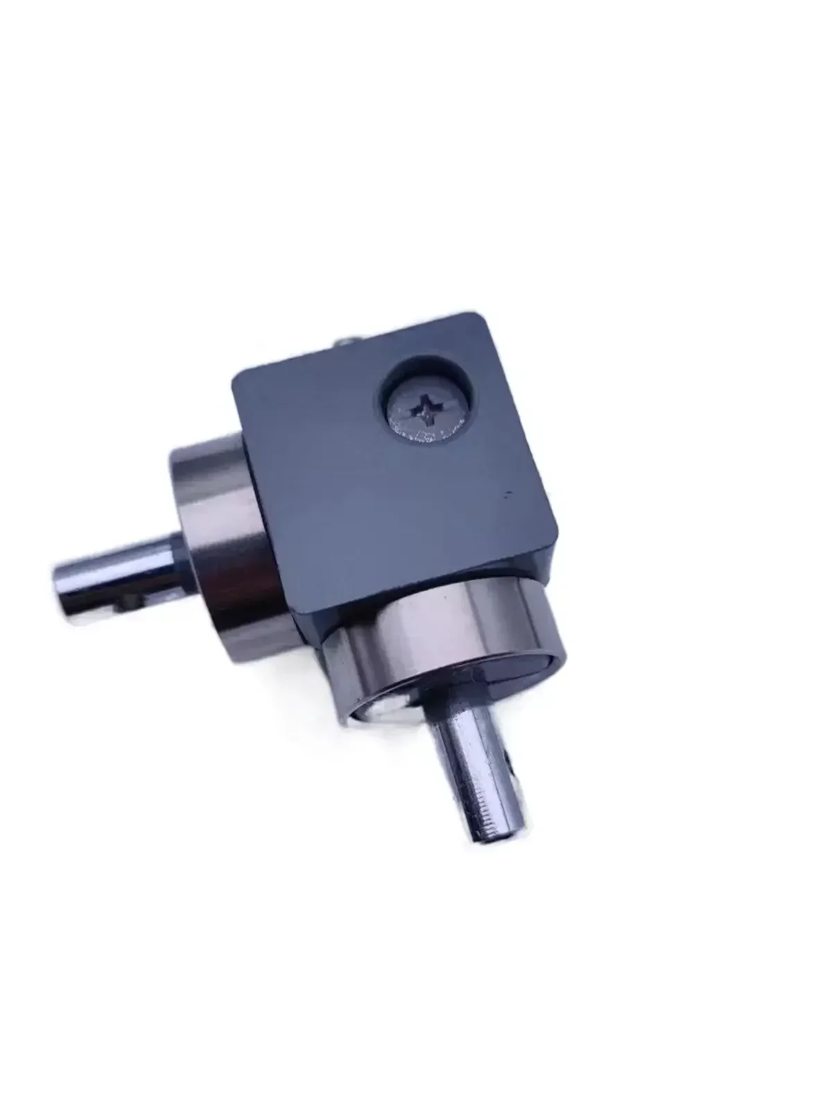 90 degree reverse gear angle, right angle steering, small cone box, bevel gear ratio 1:1
90 degree reverse gear angle, right angle steering, small cone box, bevel gear ratio 1:1