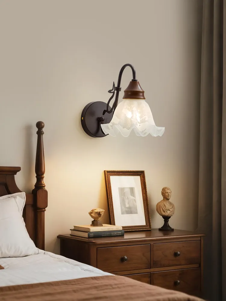 Farmhouse Style Wall Lamp Wavy Flower Shaped Frosted Glass Shade Decorative Curved Metal Arm Sconce For Bedroom Entryway Aisle
Farmhouse Style Wall Lamp Wavy Flower Shaped Frosted Glass Shade Decorative Curved Metal Arm Sconce For Bedroom Entryway Aisle