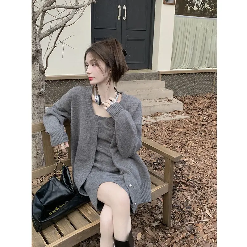 Autumn Woman Warm Two Piece Sets Female Long Sleeve Pullovers Sweater and Knitted Dresses Casual Solid Suit G514
Autumn Woman Warm Two Piece Sets Female Long Sleeve Pullovers Sweater and Knitted Dresses Casual Solid Suit G514
