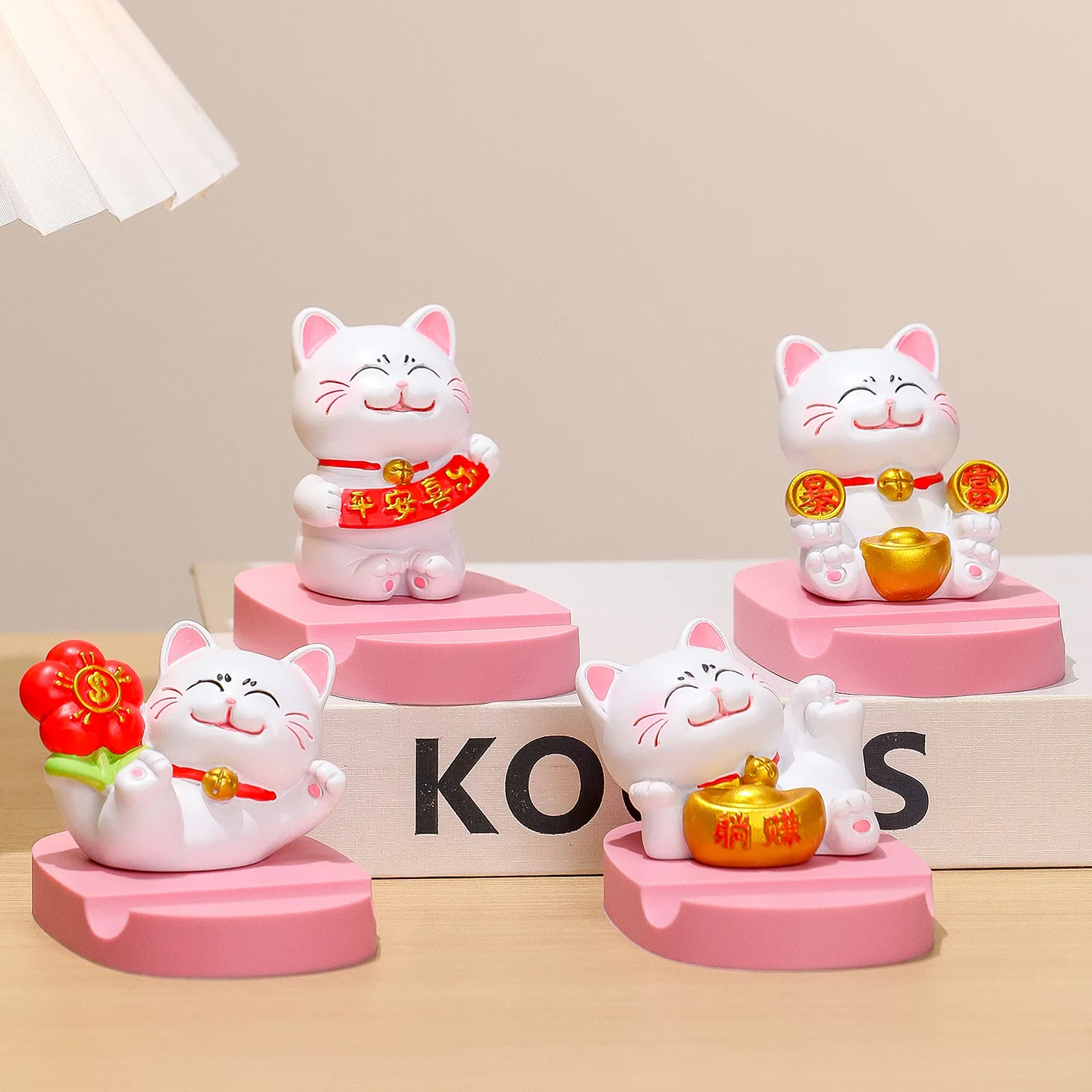 Милая новая креативная подставка для телефона с изображением кота для денег для iPhone 17, 16, 15, украшение для офисного рабочего стола, эмоциональная стабильность, женский подарок
Милая новая креативная подставка для телефона с изображением кота для денег для iPhone 17, 16, 15, украшение для офисного рабочего стола, эмоциональная стабильность, женский подарок