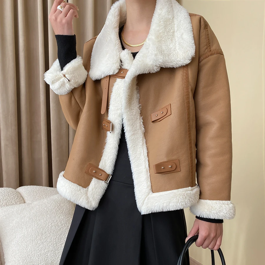 2025 Women Winter Furry Coat Turn Down Collar Thick Pu Leather Coat Jacket Women Brown Tops Coat Casaco Feminino
2025 Women Winter Furry Coat Turn Down Collar Thick Pu Leather Coat Jacket Women Brown Tops Coat Casaco Feminino