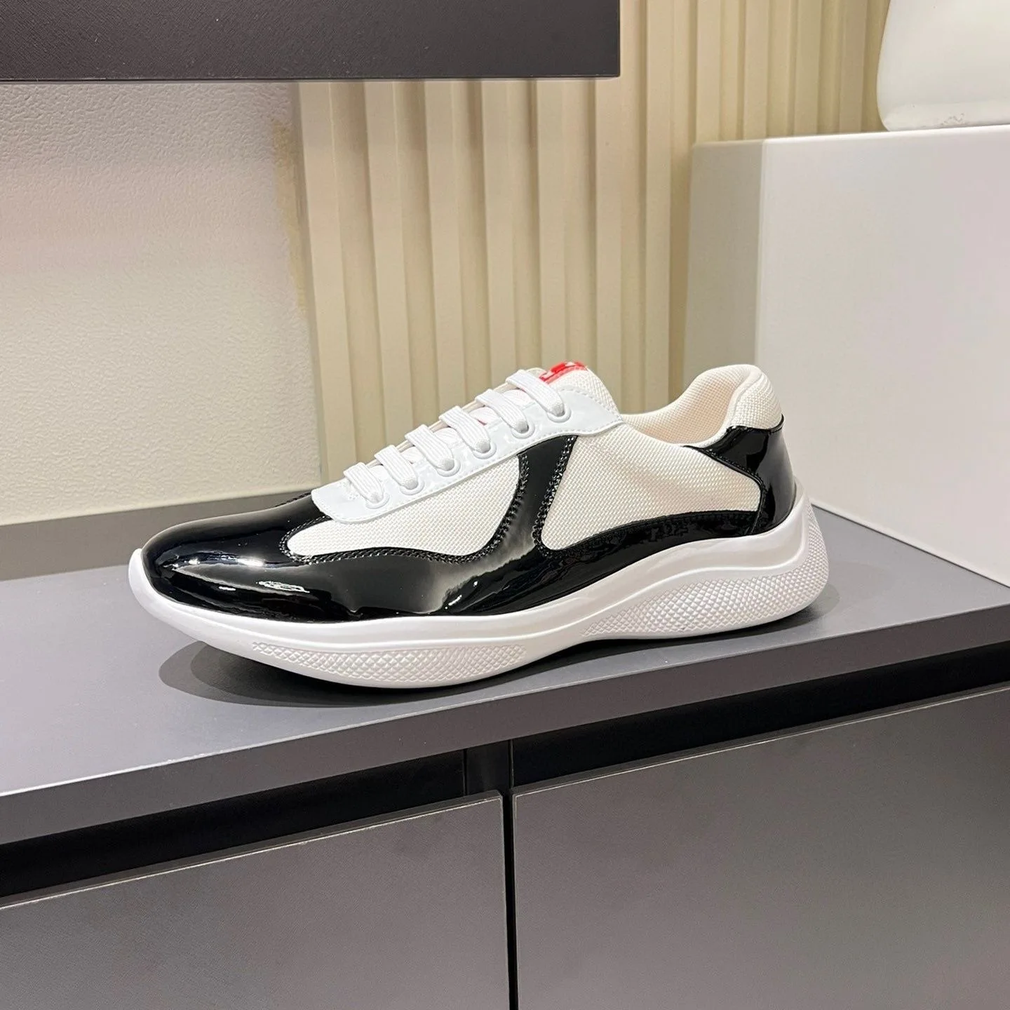 2026 New Product - Luxurious High-end Leather Fashion Men's Sports Shoes From Italy. Breathable Sports Shoes, Casual and Multi-purpose Mesh Women's Casual Shoes. Lace-up Leather Patchwork Mesh Trendy Shoes.
2026 New Product - Luxurious High-end Leather Fashion Men's Sports Shoes From Italy. Breathable Sports Shoes, Casual and Multi-purpose Mesh Women's Casual Shoes. Lace-up Leather Patchwork Mesh Trendy Shoes.
