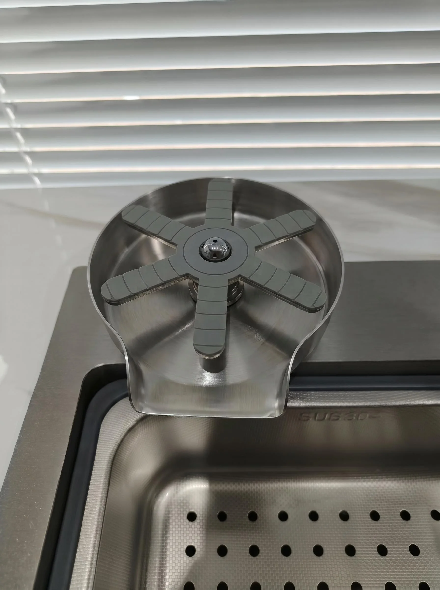 New Stainless Steel Cup Washer High-Pressure Cleaning Kitchen Sink Bar Coffee Milk Tea Cup Automatic Press Coffee Brewing Access
New Stainless Steel Cup Washer High-Pressure Cleaning Kitchen Sink Bar Coffee Milk Tea Cup Automatic Press Coffee Brewing Access