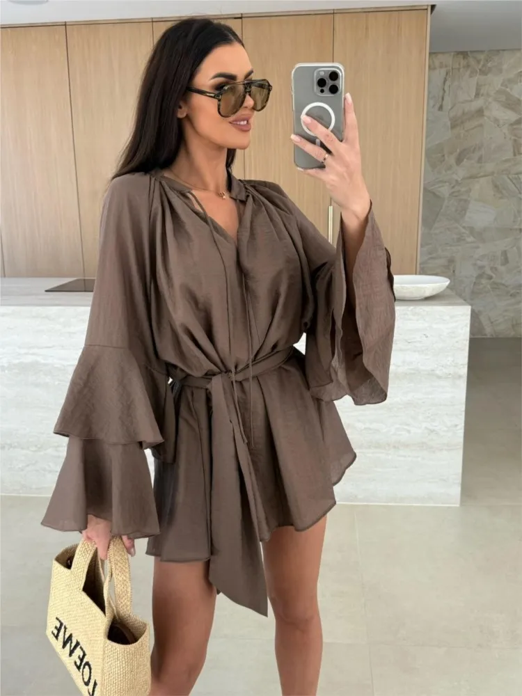 2025 Spring Summer Elegant Ruffle Loose Casual Flare Sleeve V neck Lace Up Irregular Solid Holiday Dresses Sexy Women Mini Dress
2025 Spring Summer Elegant Ruffle Loose Casual Flare Sleeve V neck Lace Up Irregular Solid Holiday Dresses Sexy Women Mini Dress