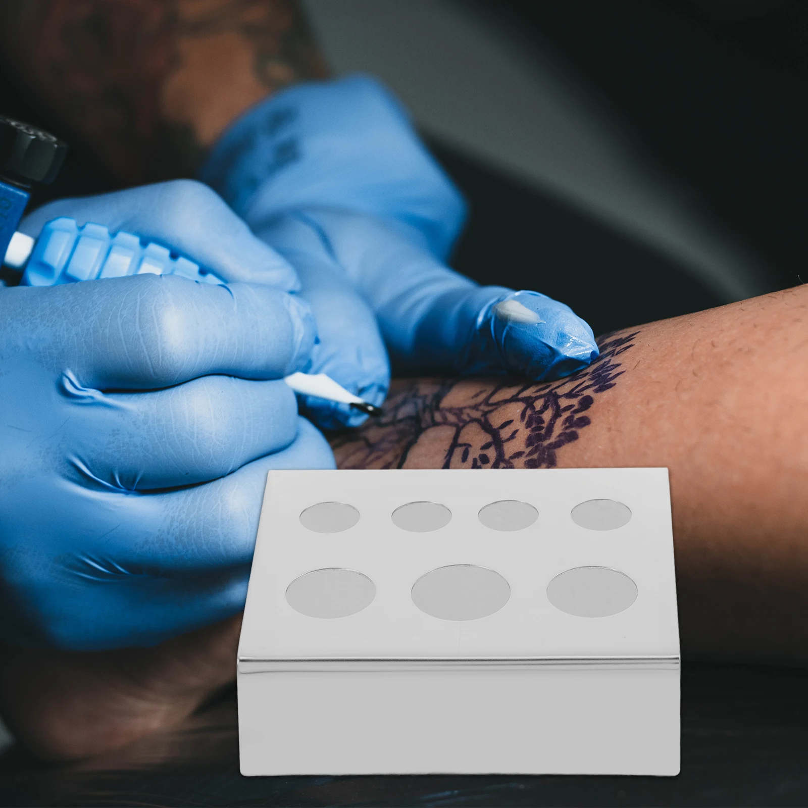 7 Grids Stainless Steel Pigment Cup Holder Multiple Holes Ink Rack for Tattoo Artists Silver Color 7 Slots Ink Stand Tattoos
7 Grids Stainless Steel Pigment Cup Holder Multiple Holes Ink Rack for Tattoo Artists Silver Color 7 Slots Ink Stand Tattoos