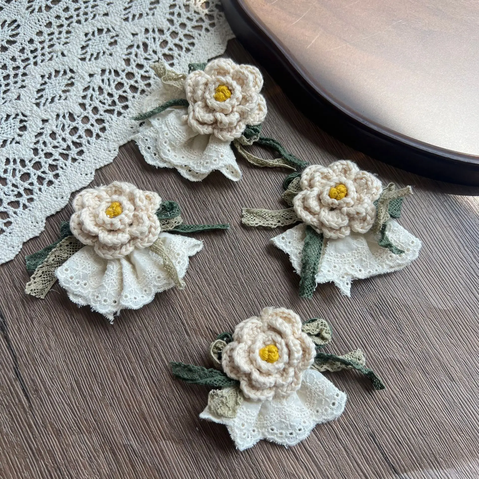 Premium Layered Knit Flower Brooch Pin Hair Accessory Mini Charm Woodland Cute for Hat Bag Scarf DIY Trim
Premium Layered Knit Flower Brooch Pin Hair Accessory Mini Charm Woodland Cute for Hat Bag Scarf DIY Trim