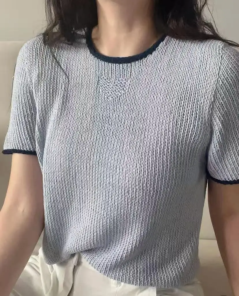 2026 Summer New | Light Blue Contrast Love Knitted Short Sleeves for Women to Look Thin and Versatile
2026 Summer New | Light Blue Contrast Love Knitted Short Sleeves for Women to Look Thin and Versatile