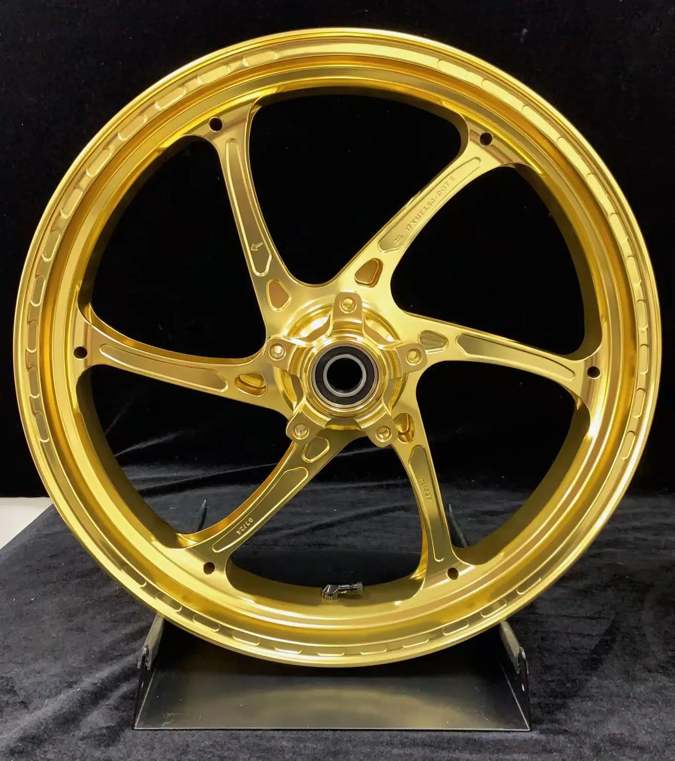 Новая заводская цена, прямые продажи, высококачественные индивидуальные мотоциклетные колеса из анодированного кованого алюминиевого сплава для ZX-10R
Новая заводская цена, прямые продажи, высококачественные индивидуальные мотоциклетные колеса из анодированного кованого алюминиевого сплава для ZX-10R