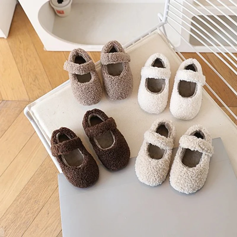 2025 Winter New Fur Cover Toe Light Warm Kids Casual Shoes Children Flats Plush Warm Non-slip Leisure Comfy Boys Girls Shoes
2025 Winter New Fur Cover Toe Light Warm Kids Casual Shoes Children Flats Plush Warm Non-slip Leisure Comfy Boys Girls Shoes