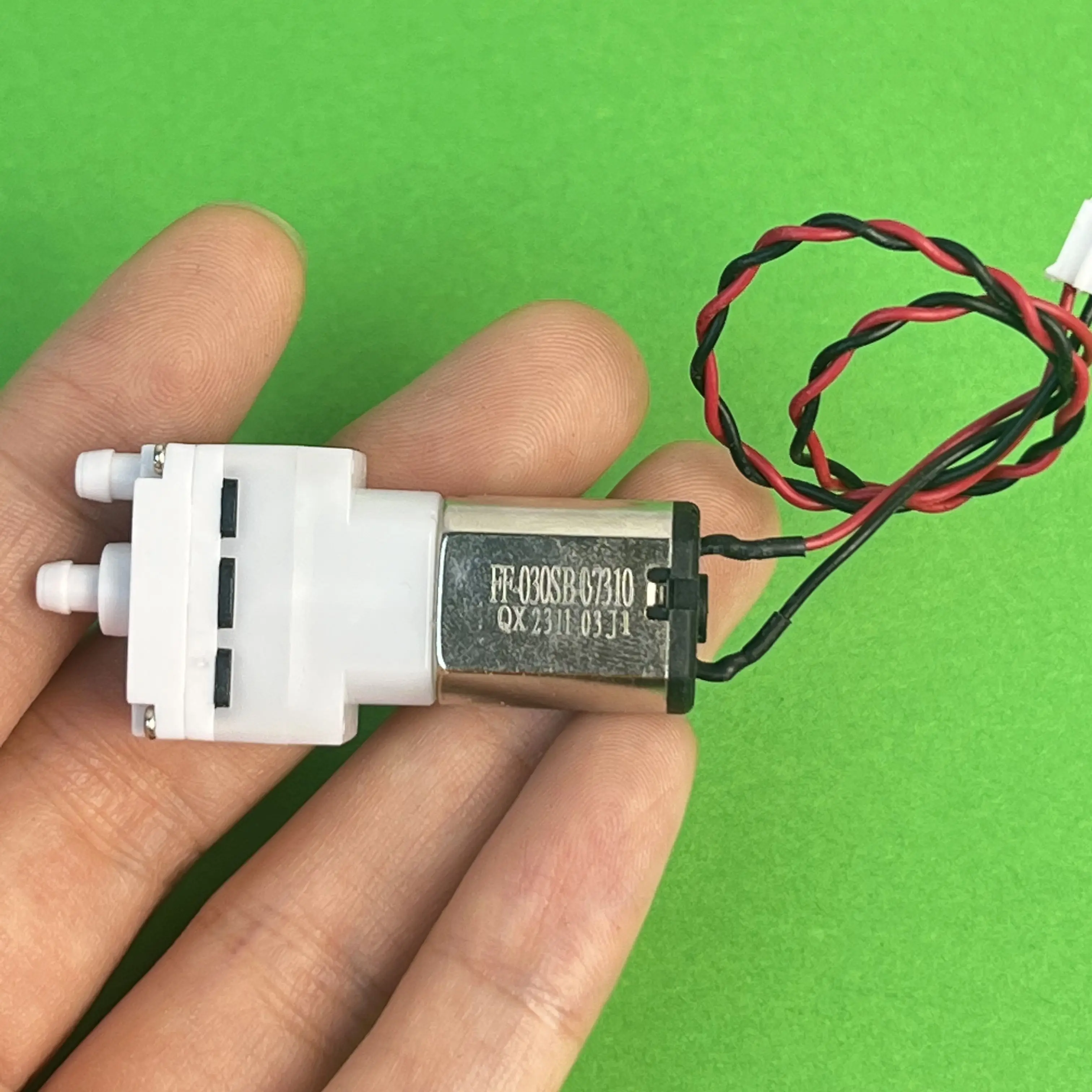 Micro 030 Мембранный водяной насос DC 3 В 3,7 В 5 В Мини самовсасывающий всасывающий насос для робота-пылесоса «сделай сам»
Micro 030 Мембранный водяной насос DC 3 В 3,7 В 5 В Мини самовсасывающий всасывающий насос для робота-пылесоса «сделай сам»