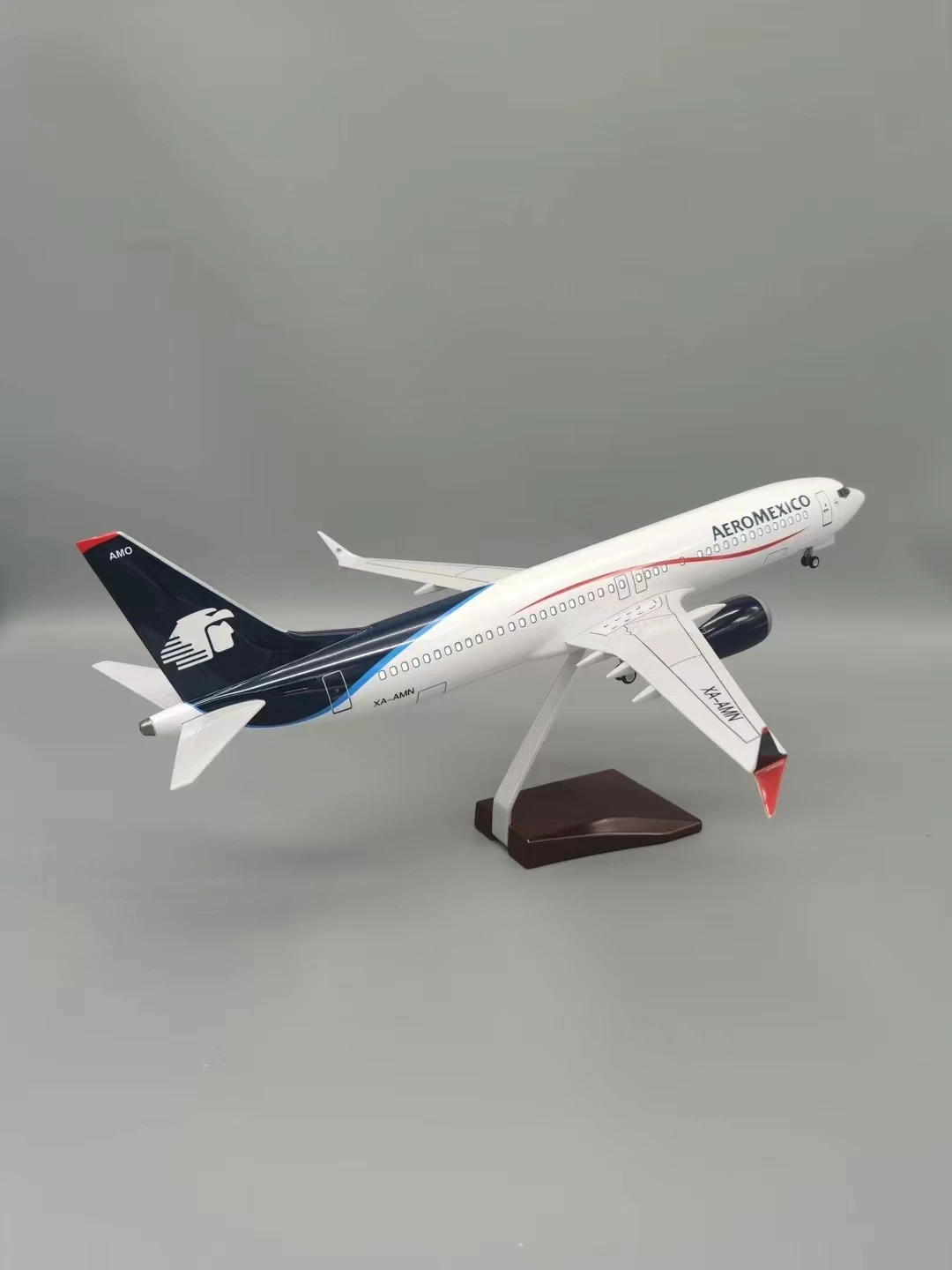 Model Airplane 1/142 Scale 47cm Mexican Airlines B737 MAX AEROMEXICO Aircraft Diecast Resin Home Decorations Collection Display
Model Airplane 1/142 Scale 47cm Mexican Airlines B737 MAX AEROMEXICO Aircraft Diecast Resin Home Decorations Collection Display