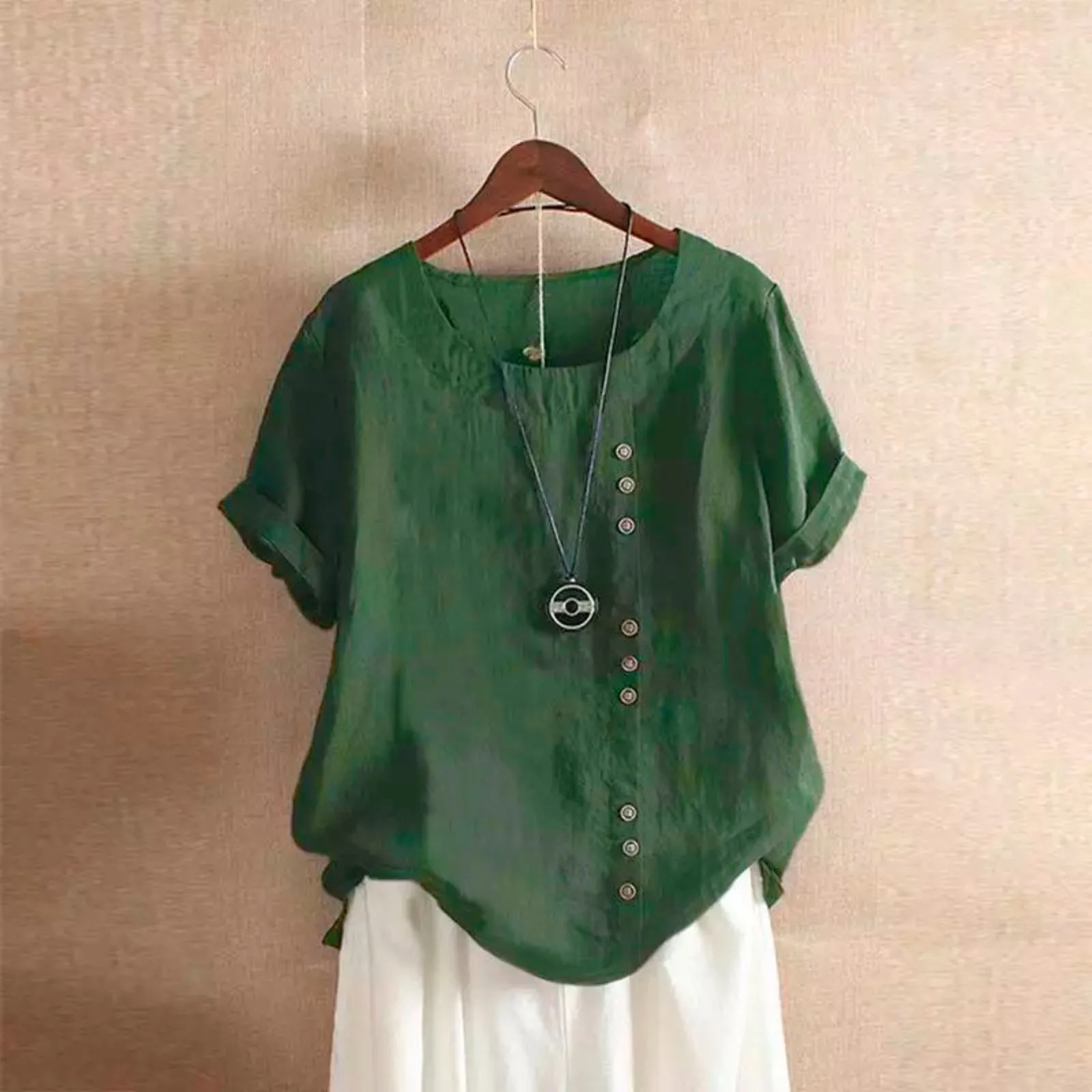 Women's Solid Color Round Neck Raglan Sleeve Hem Slit Loose Short Sleeve Button Decoration Casual Tops T Shirt Women's T-Shirts 
Women's Solid Color Round Neck Raglan Sleeve Hem Slit Loose Short Sleeve Button Decoration Casual Tops T Shirt Women's T-Shirts
