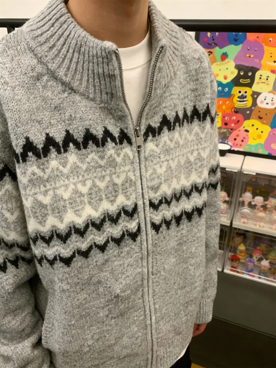 Теплый и стильный: Мужской вязаный кардиган Fce Island на молнии, свободного кроя, зимний, повседневный, модный, из полиэфирного волокна
Теплый и стильный: Мужской вязаный кардиган Fce Island на молнии, свободного кроя, зимний, повседневный, модный, из полиэфирного волокна