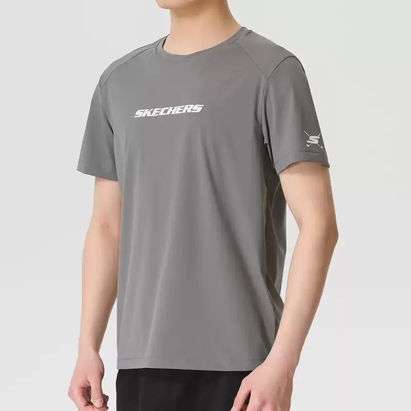 Skechers short-sleeved men's summer T-shirt for casual sports, fitness and running, half-sleeve design P224U047-05CQ
Skechers short-sleeved men's summer T-shirt for casual sports, fitness and running, half-sleeve design P224U047-05CQ