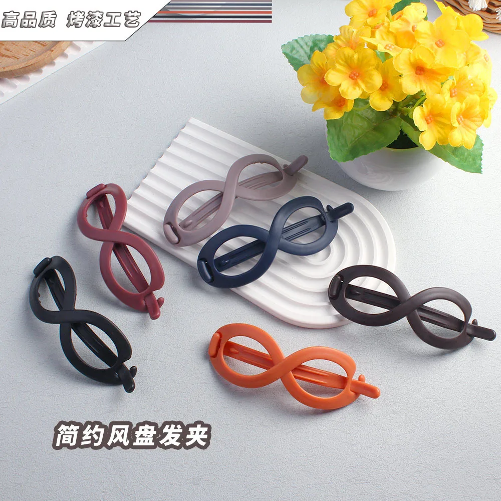 Простая матовая заколка, головной убор, женственность, волосы на затылке, модная пряжка для волос, заколка для волос в виде хвоста.
Простая матовая заколка, головной убор, женственность, волосы на затылке, модная пряжка для волос, заколка для волос в виде хвоста.