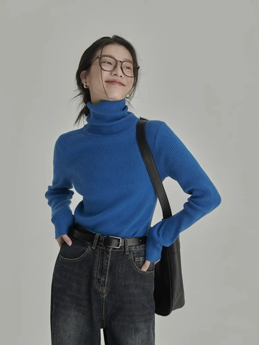 Soft Cozy Women's Knitted Base Shirt High Collar Slim Fit Basic Klein Blue Warmth Essential Autumn Fashion Korean Style Top
Soft Cozy Women's Knitted Base Shirt High Collar Slim Fit Basic Klein Blue Warmth Essential Autumn Fashion Korean Style Top