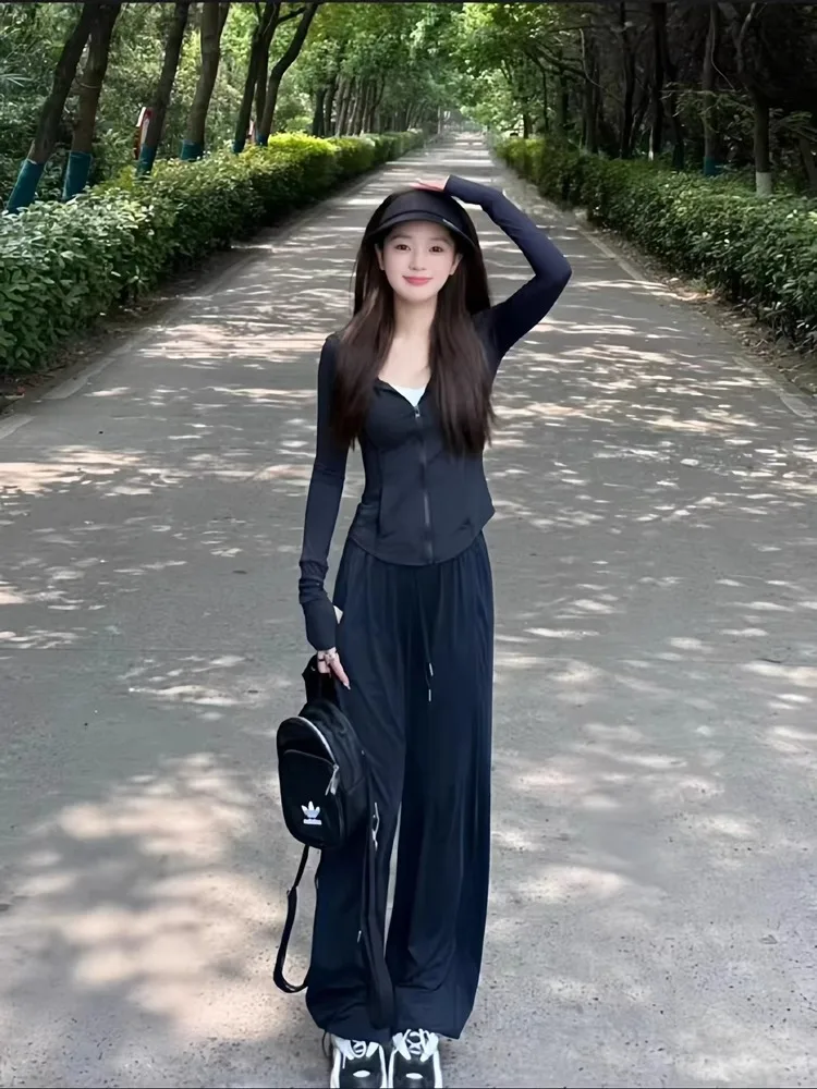 Ice Silk Slim Fit Sportswear Set for Women Summer Faionable Two Piece Suit Casual Sportswear Long Sve Zipper Hoodie
Ice Silk Slim Fit Sportswear Set for Women Summer Faionable Two Piece Suit Casual Sportswear Long Sve Zipper Hoodie