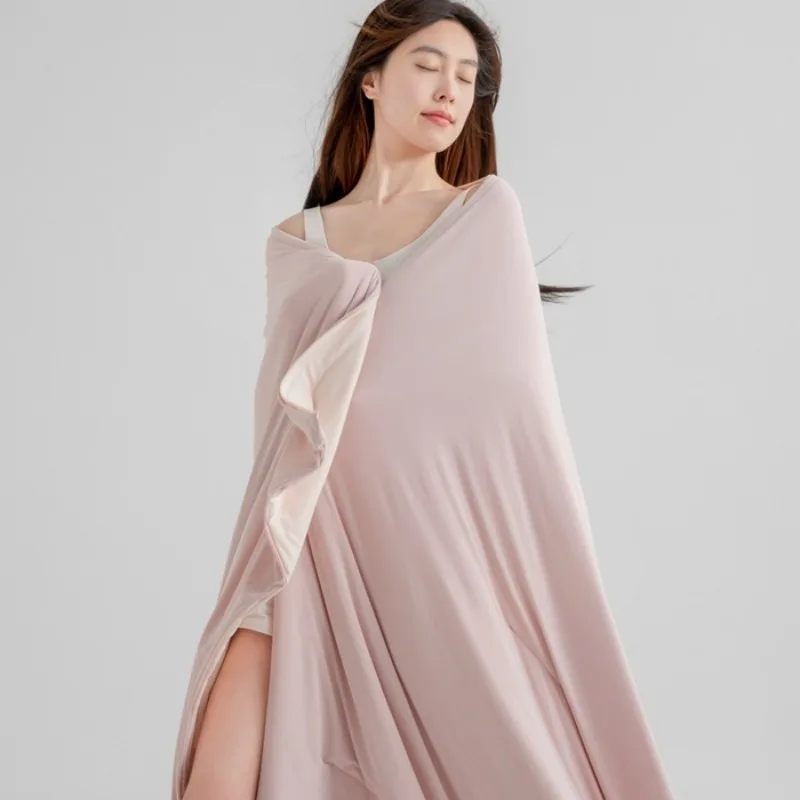 Brocade ammonia summer cool quilt double-sided cool fabric ice silk quilt solid color simple fashion quilt
Brocade ammonia summer cool quilt double-sided cool fabric ice silk quilt solid color simple fashion quilt