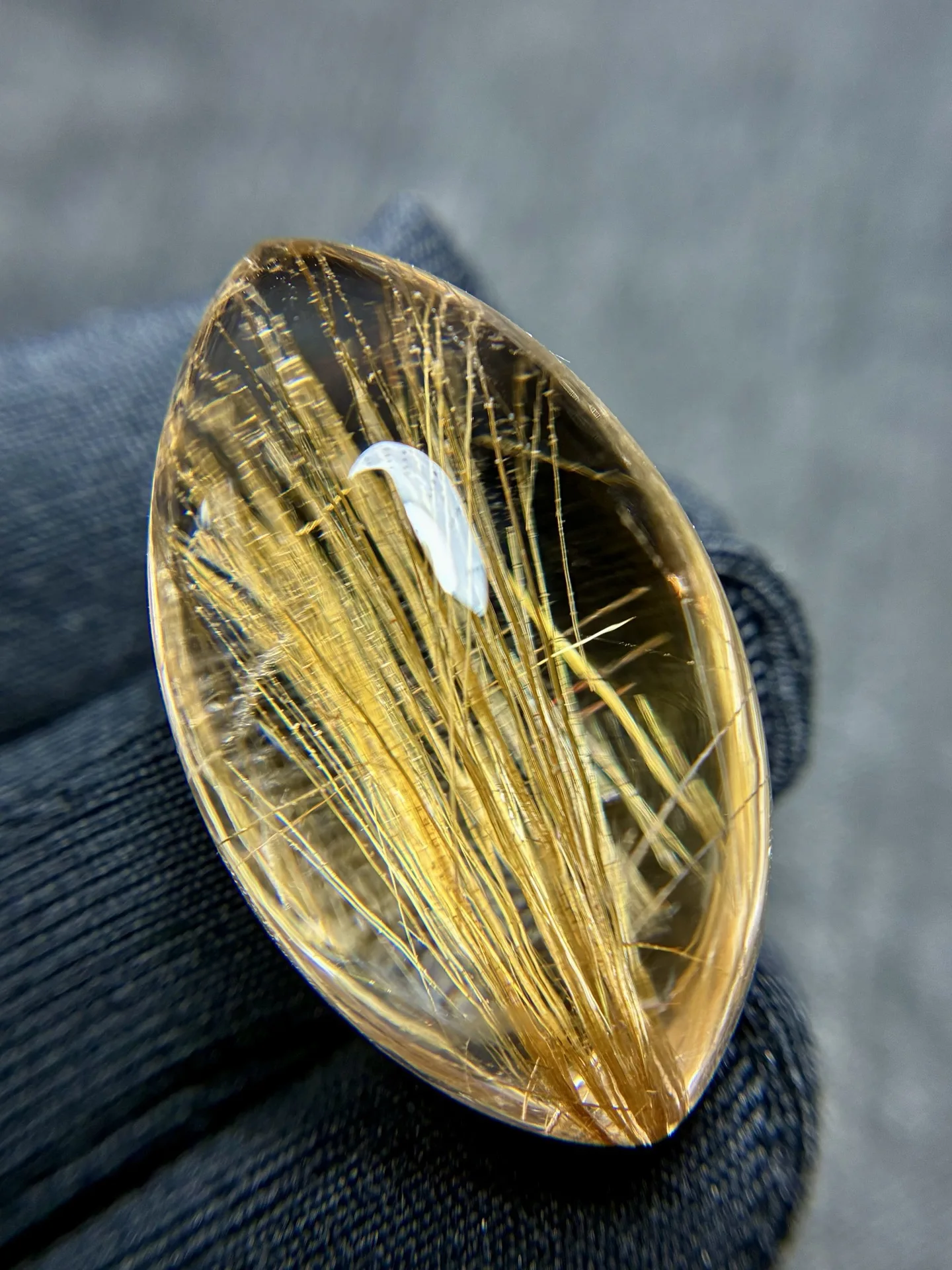 Natural Gold Rutilated Quartz Pendant Water Drop 31.3x18.3x14.4mm Oval Rutilated Quartz Flower Men Women Brazil AAAAAAA
Natural Gold Rutilated Quartz Pendant Water Drop 31.3x18.3x14.4mm Oval Rutilated Quartz Flower Men Women Brazil AAAAAAA