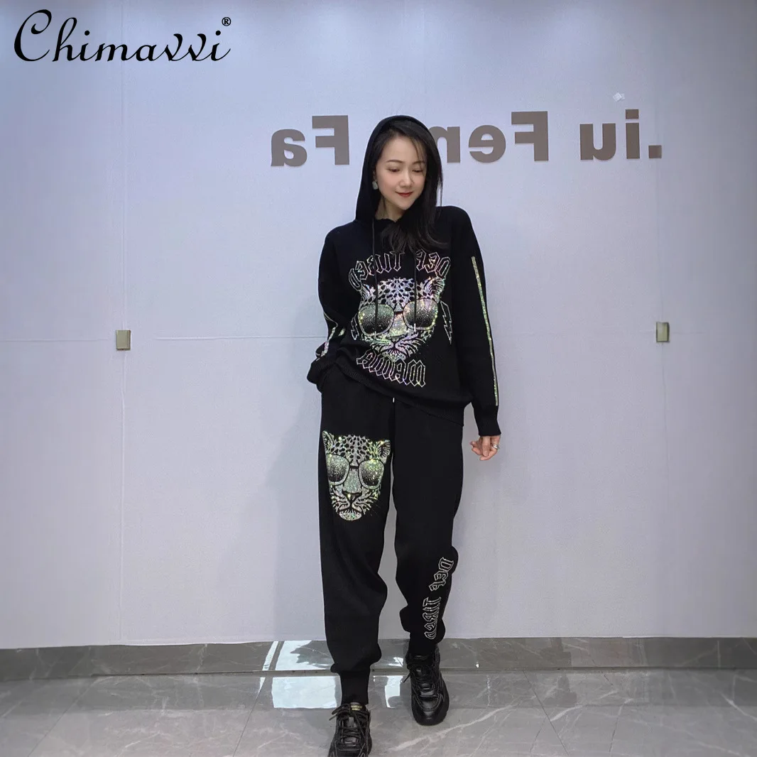 Fashion Hooded Pant Sets Women's Spring New Heavy Hot Diamond Knitted Sweater Long-sleeved Top Large Size Pants Two-piece Set
Fashion Hooded Pant Sets Women's Spring New Heavy Hot Diamond Knitted Sweater Long-sleeved Top Large Size Pants Two-piece Set