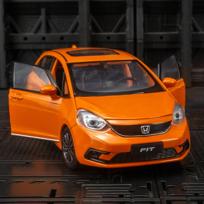 Модель автомобиля из сплава HONDA Fit 1/32, Литые металлические игрушечные автомобили, модель автомобиля с высоким качеством имитации звука и фото, коллекция детских подарков
Модель автомобиля из сплава HONDA Fit 1/32, Литые металлические игрушечные автомобили, модель автомобиля с высоким качеством имитации звука и фото, коллекция детских подарков