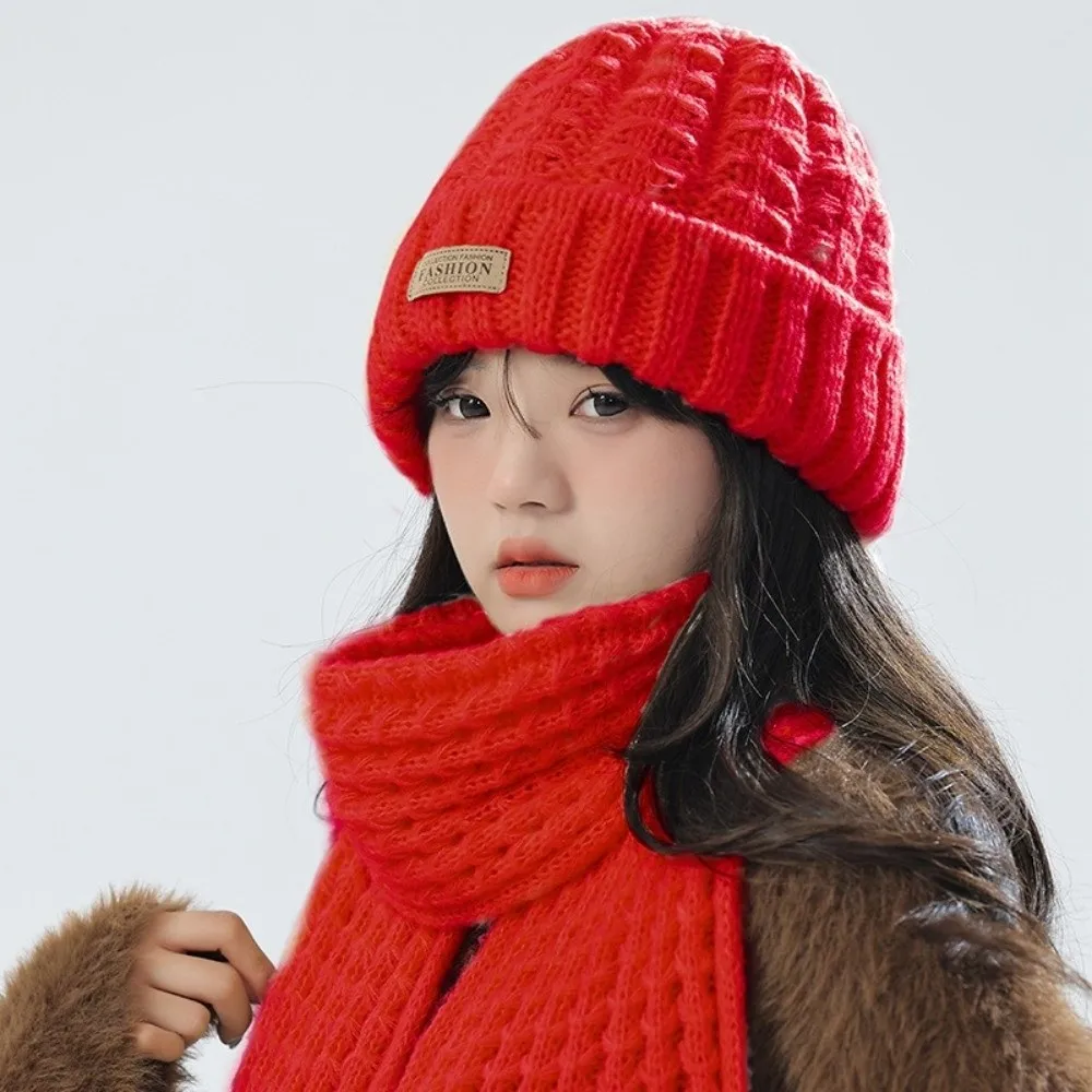 2Pcs Fashion Windproof Knitted Hat Scarf Korean Style Plush Neck Guard Hat Set Simple Soft Warm Scarf Winter Autumn
2Pcs Fashion Windproof Knitted Hat Scarf Korean Style Plush Neck Guard Hat Set Simple Soft Warm Scarf Winter Autumn
