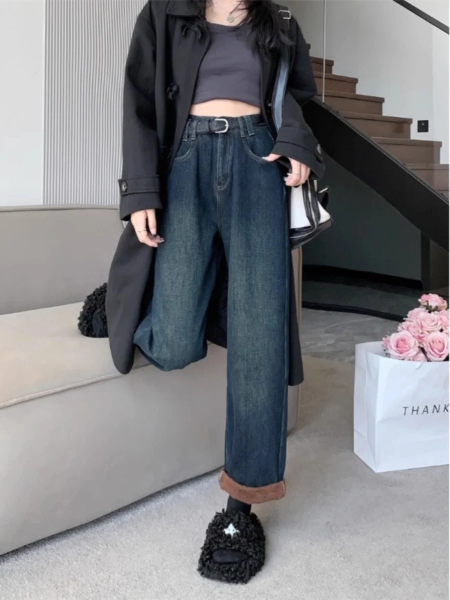 Thickened Fleece Lined Wide Leg Retro Denim Jeans High Waist Loose Fit plus Size Slimming Straight Long Pants for Women
Thickened Fleece Lined Wide Leg Retro Denim Jeans High Waist Loose Fit plus Size Slimming Straight Long Pants for Women