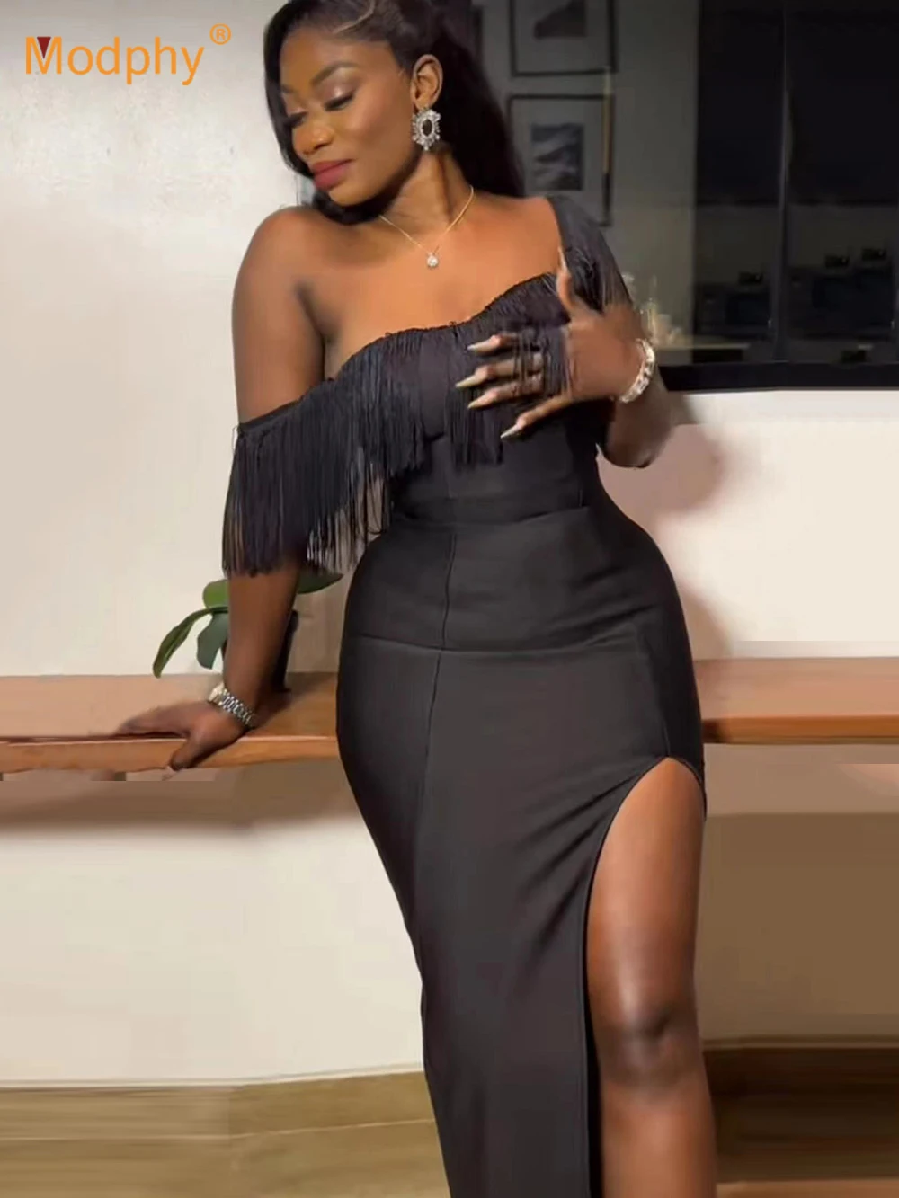 Modphy 2024 New Women Fashion Tassel Strapless Bandage Dress Sexy Off Shoulder Bodycon Club Celebrity Party Female Midi Dresses
Modphy 2024 New Women Fashion Tassel Strapless Bandage Dress Sexy Off Shoulder Bodycon Club Celebrity Party Female Midi Dresses