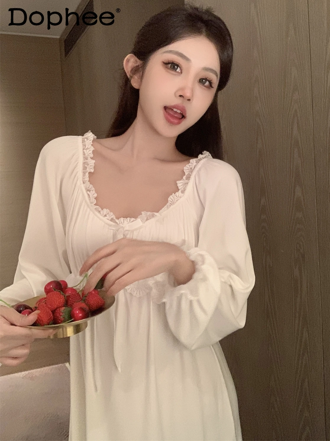 French Retro Elegant Lady Sexy Court Style Padded Nightdress Sweet Soft Comfortable Casual Loungewear
French Retro Elegant Lady Sexy Court Style Padded Nightdress Sweet Soft Comfortable Casual Loungewear