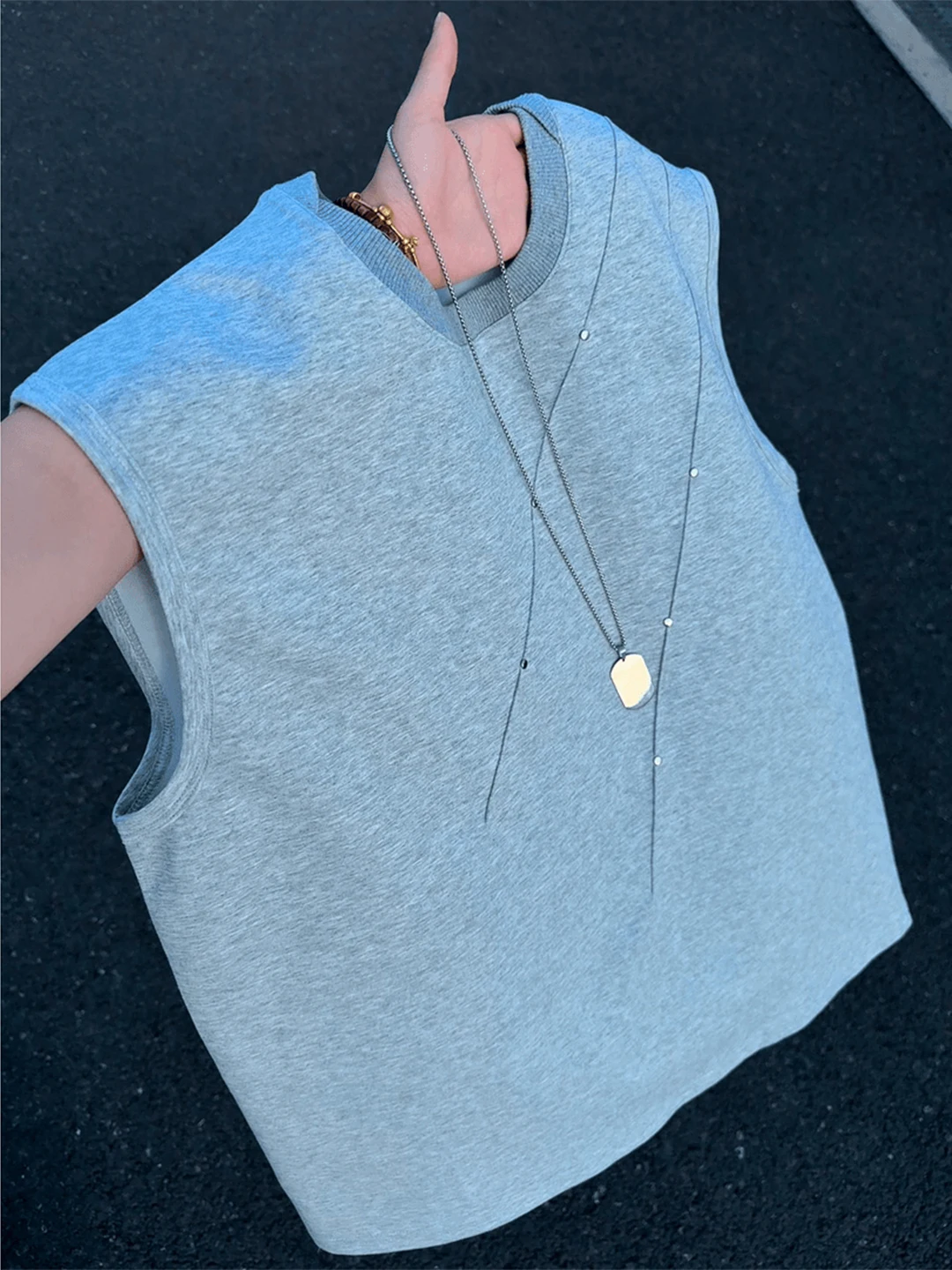 American Style Rivet round Neck Sleeveless Vest Men Summer Heavyweight Color Fitness T-Shirt Outdoor Casual Sports Shou...
American Style Rivet round Neck Sleeveless Vest Men Summer Heavyweight Color Fitness T-Shirt Outdoor Casual Sports Shou...
