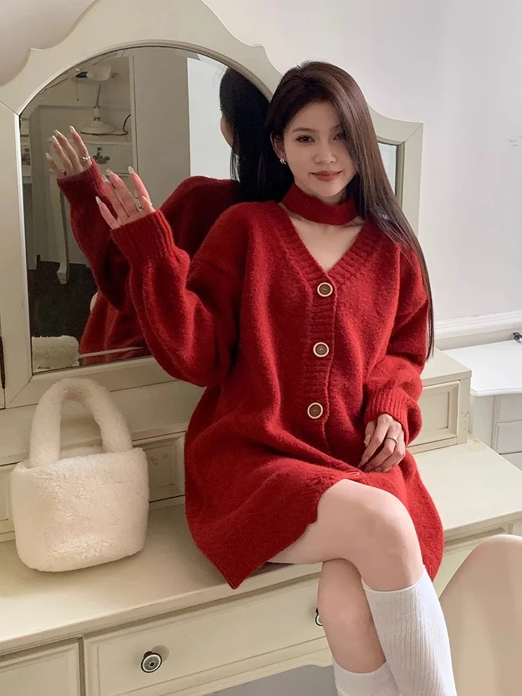 Women's Knitted Cardigan Sweater V-neck Loose Fashion New Autumn And Winter Style Long Sleeve Casual Halter Jacket Coat Ladies
Women's Knitted Cardigan Sweater V-neck Loose Fashion New Autumn And Winter Style Long Sleeve Casual Halter Jacket Coat Ladies