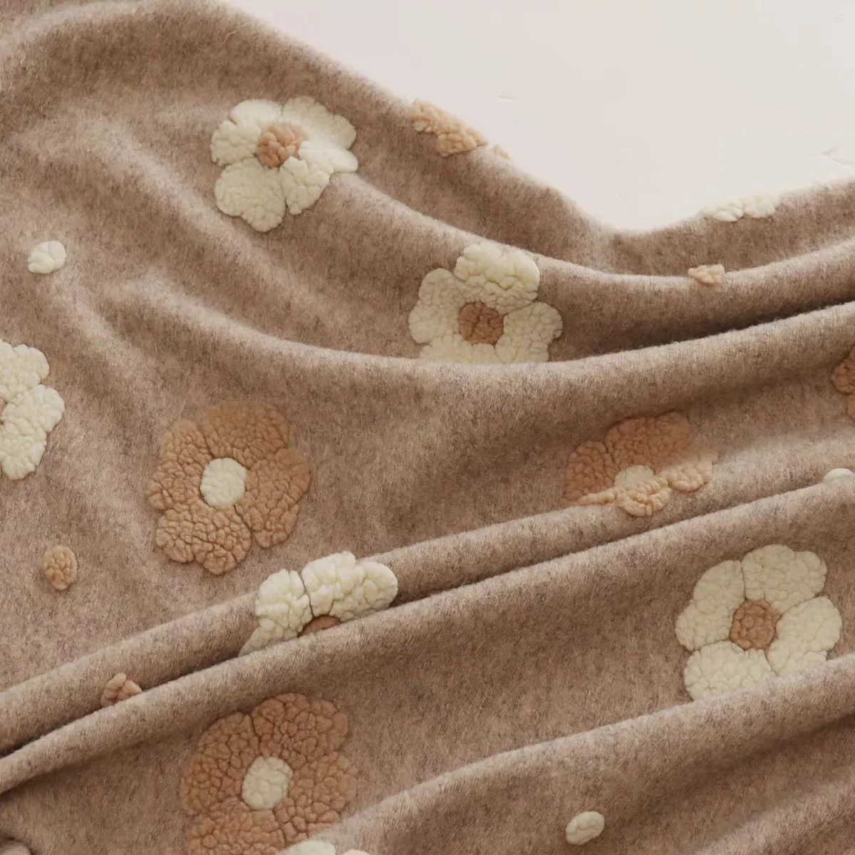 3D Flower Thick Lamb Fleece Fabric Clothing Toys Winter Coat Blanket Handmade Diy Sewing Fabric
3D Flower Thick Lamb Fleece Fabric Clothing Toys Winter Coat Blanket Handmade Diy Sewing Fabric