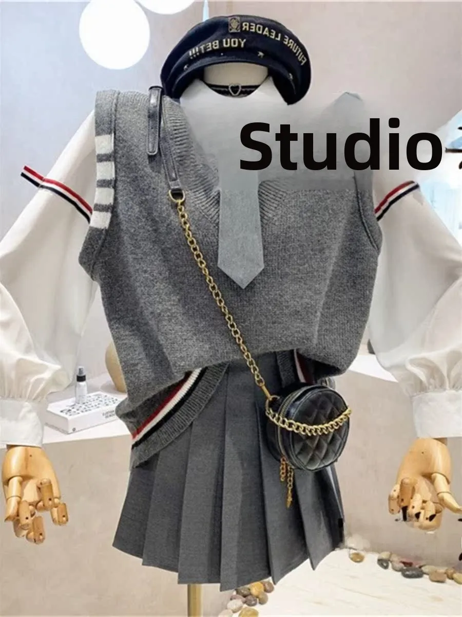 College Sle Two-Piece Set High Waist Long Sve Women's Faionable Korean Loose irt And Pleated Skirt Ensemble
College Sle Two-Piece Set High Waist Long Sve Women's Faionable Korean Loose irt And Pleated Skirt Ensemble