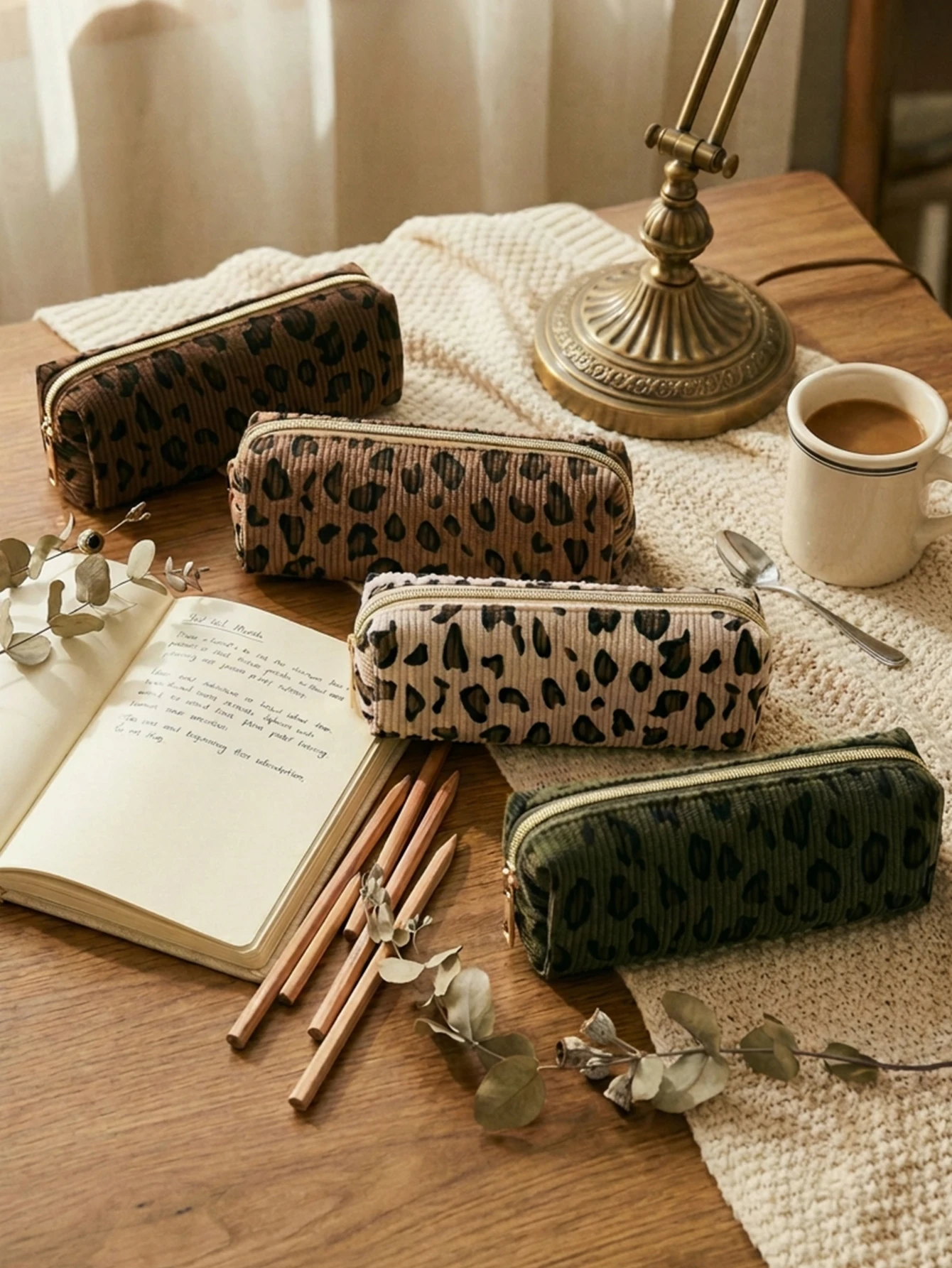 1pc Leopard Print Corduroy Pencil Case Large Capacity Zipper Pen Bag Durable School Stationery Organizer Back To School
1pc Leopard Print Corduroy Pencil Case Large Capacity Zipper Pen Bag Durable School Stationery Organizer Back To School