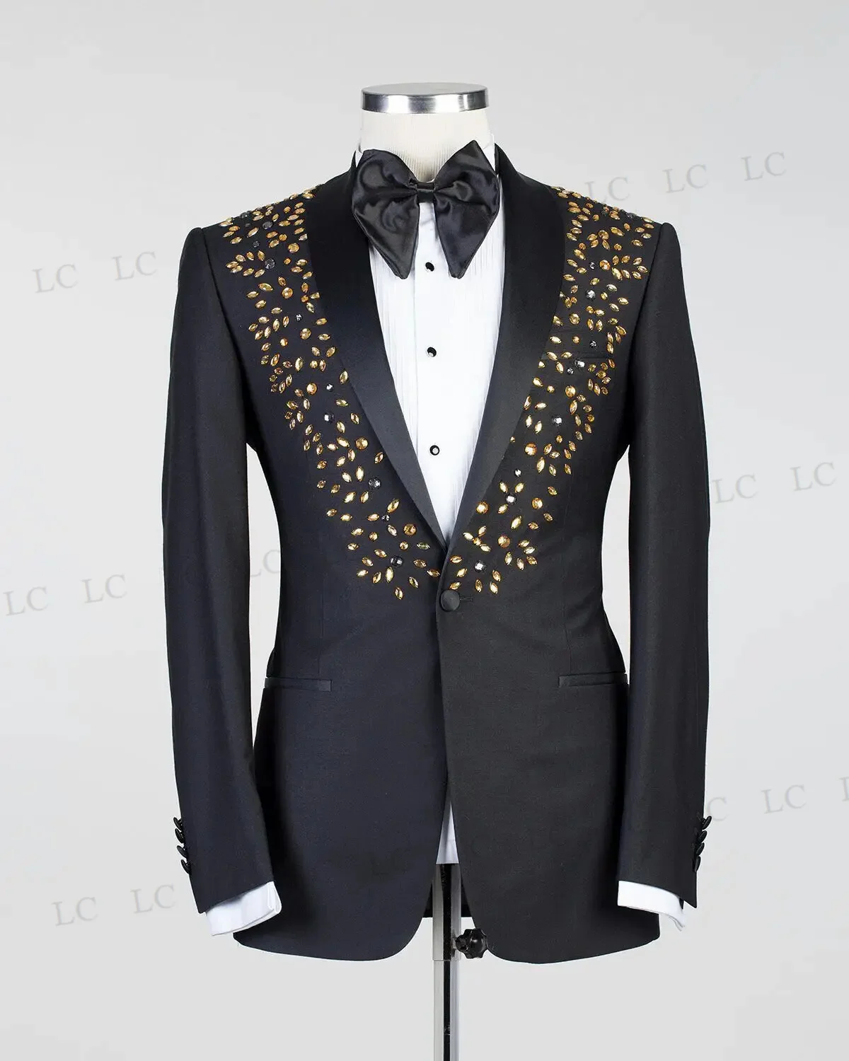 Beading CrystalsMen Suits 2 Piece Blazer Pnats One Button Beads Diamonds Lapel Prom Tuxedo Slim Wedding Groom Plus Size Costume
Beading CrystalsMen Suits 2 Piece Blazer Pnats One Button Beads Diamonds Lapel Prom Tuxedo Slim Wedding Groom Plus Size Costume