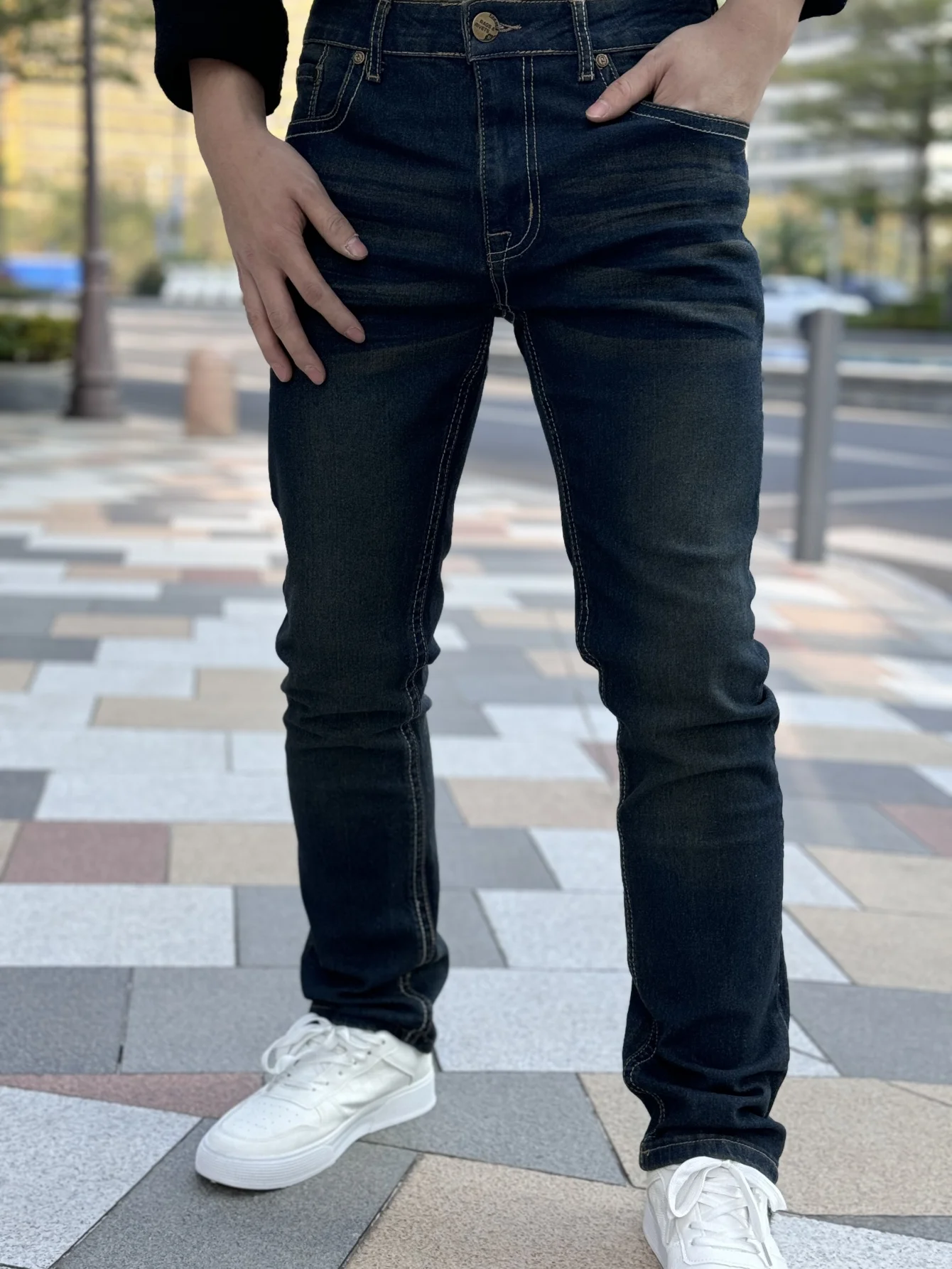 The Y2K men's denim embroidered series features a fashionable street trend style with regular cut and cotton-blend fabric
The Y2K men's denim embroidered series features a fashionable street trend style with regular cut and cotton-blend fabric