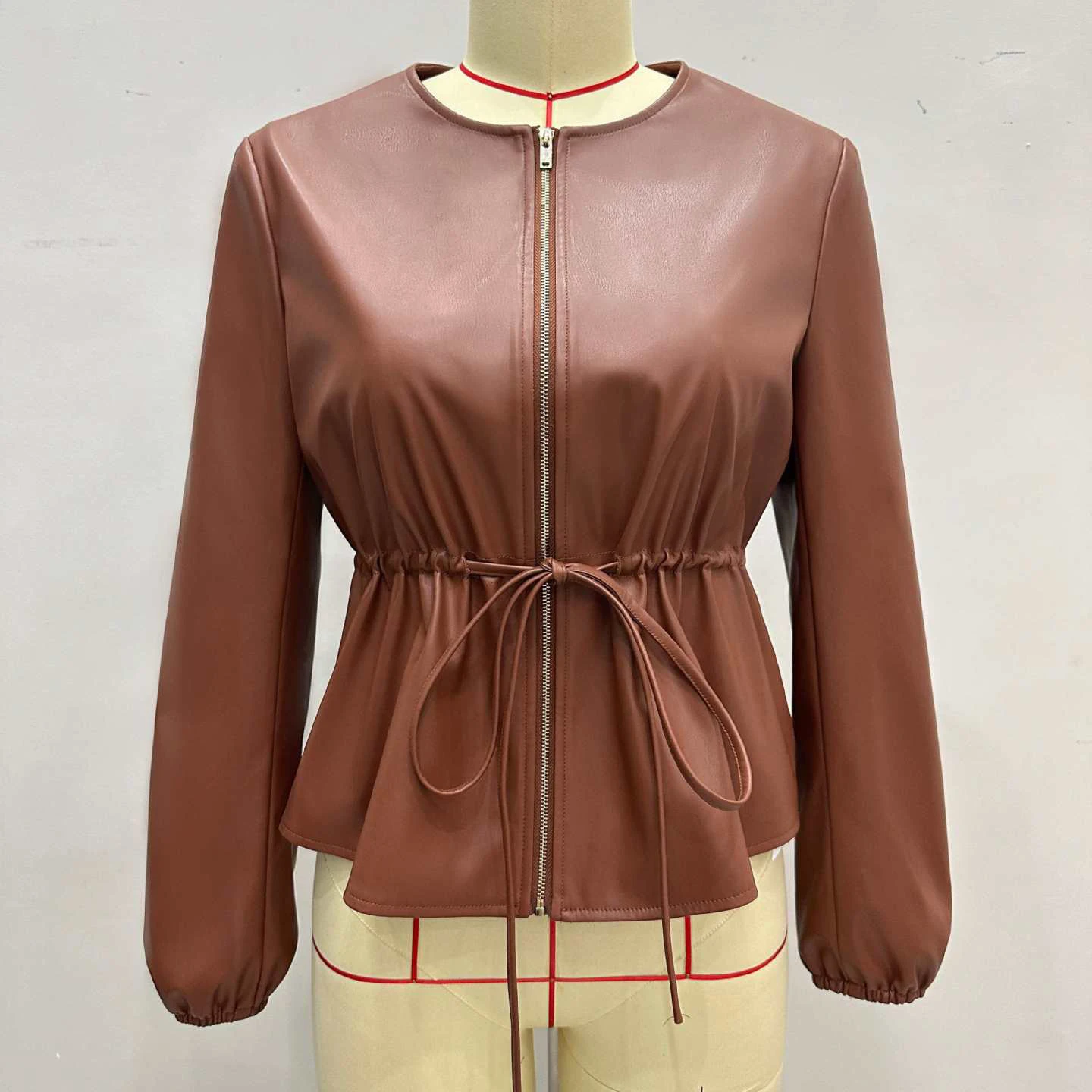 Round Neck Brown Leather Jacket European American Fashion Waist Drawstring Design Pleated Versatile Long Sleeved Short Coat
Round Neck Brown Leather Jacket European American Fashion Waist Drawstring Design Pleated Versatile Long Sleeved Short Coat