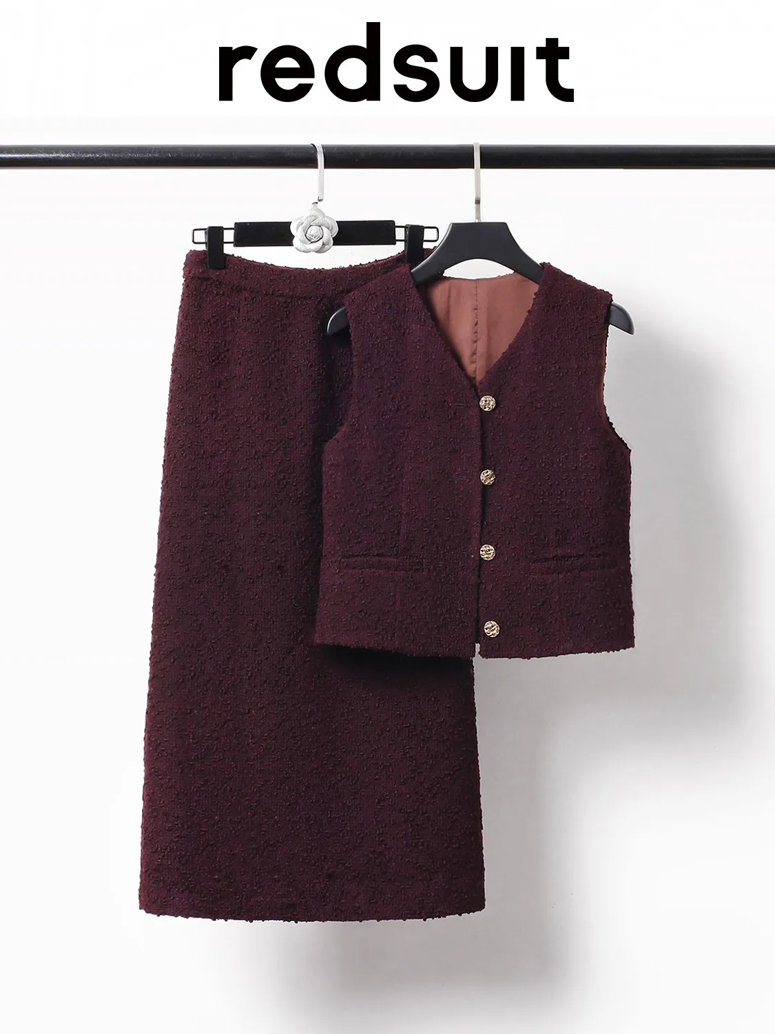 New Advanced wine red minimalist vest+mid length high waist slimming half skirt set
New Advanced wine red minimalist vest+mid length high waist slimming half skirt set