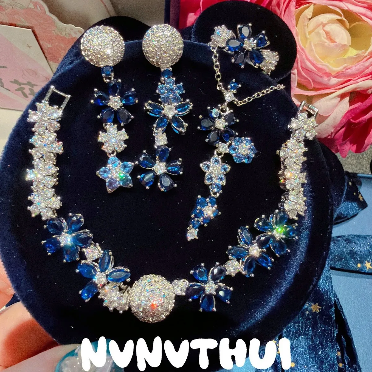 Women Vintage Royal Blue Flower Gemstone Bracelet Necklace Set
Women Vintage Royal Blue Flower Gemstone Bracelet Necklace Set