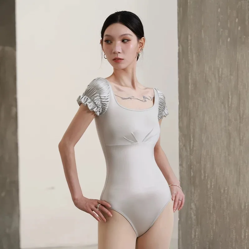 Woman Ballet Spandex Leotard Puff Sleeve Pleated Dance Practice Clothes Gymnastic Costume Ballerina Dancewear Square Neckline
Woman Ballet Spandex Leotard Puff Sleeve Pleated Dance Practice Clothes Gymnastic Costume Ballerina Dancewear Square Neckline
