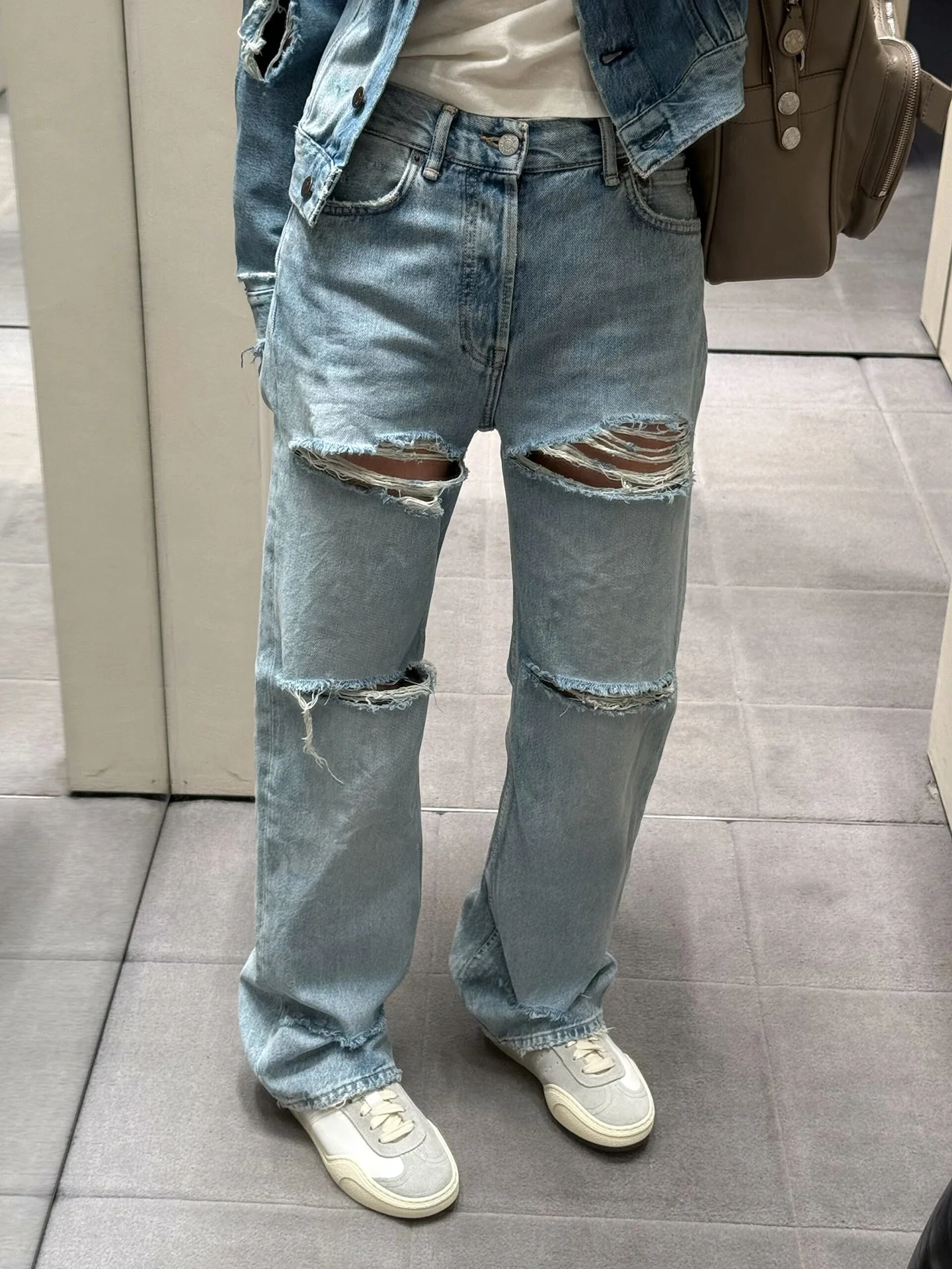 Women's Straight Leg Jeans Long Trousers Washed out Knife Cut Hole Denim Pants Natural Waist Button Closure Spring Summer
Women's Straight Leg Jeans Long Trousers Washed out Knife Cut Hole Denim Pants Natural Waist Button Closure Spring Summer